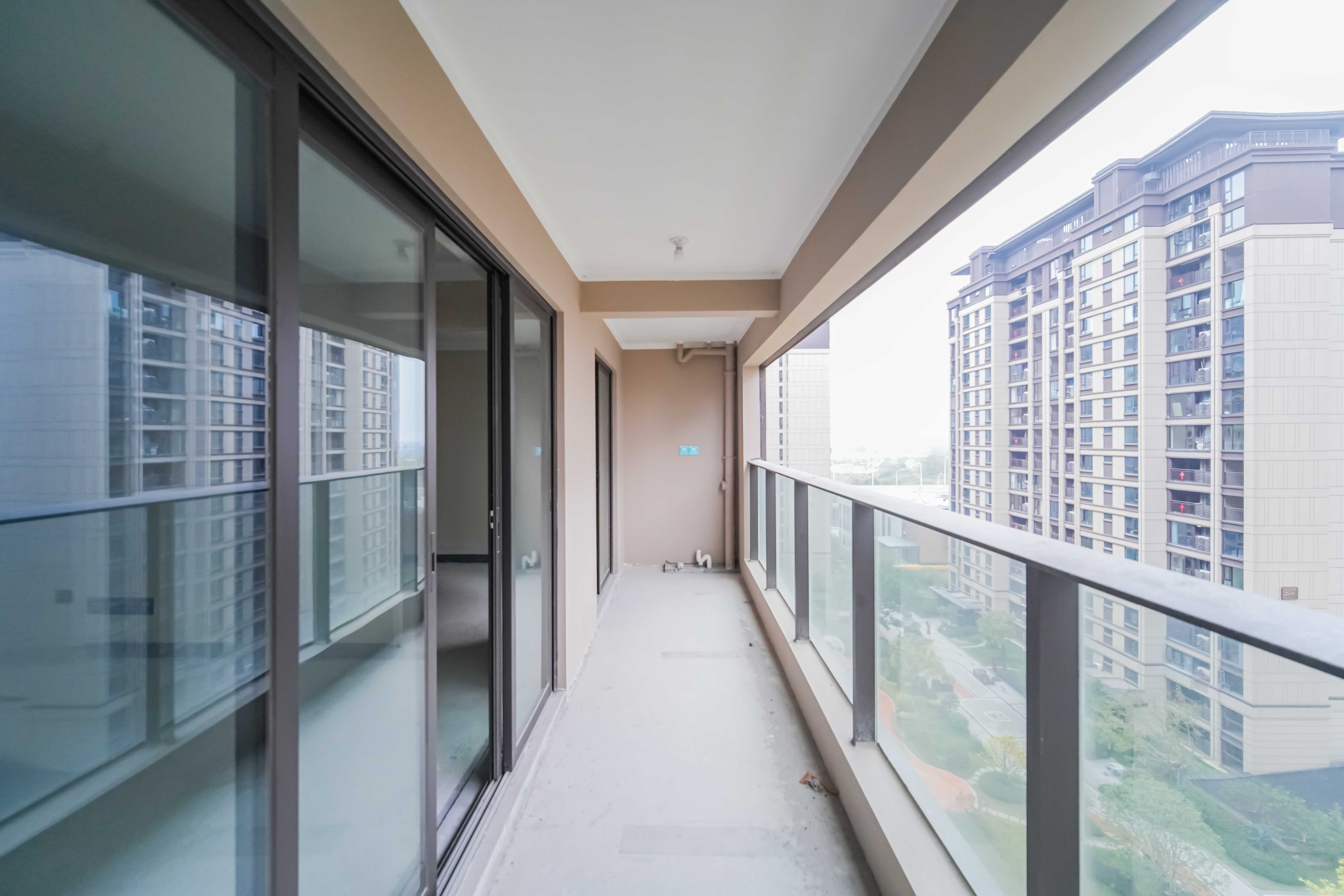 建发玖洲和玺  4室2厅2卫   185.00万其他