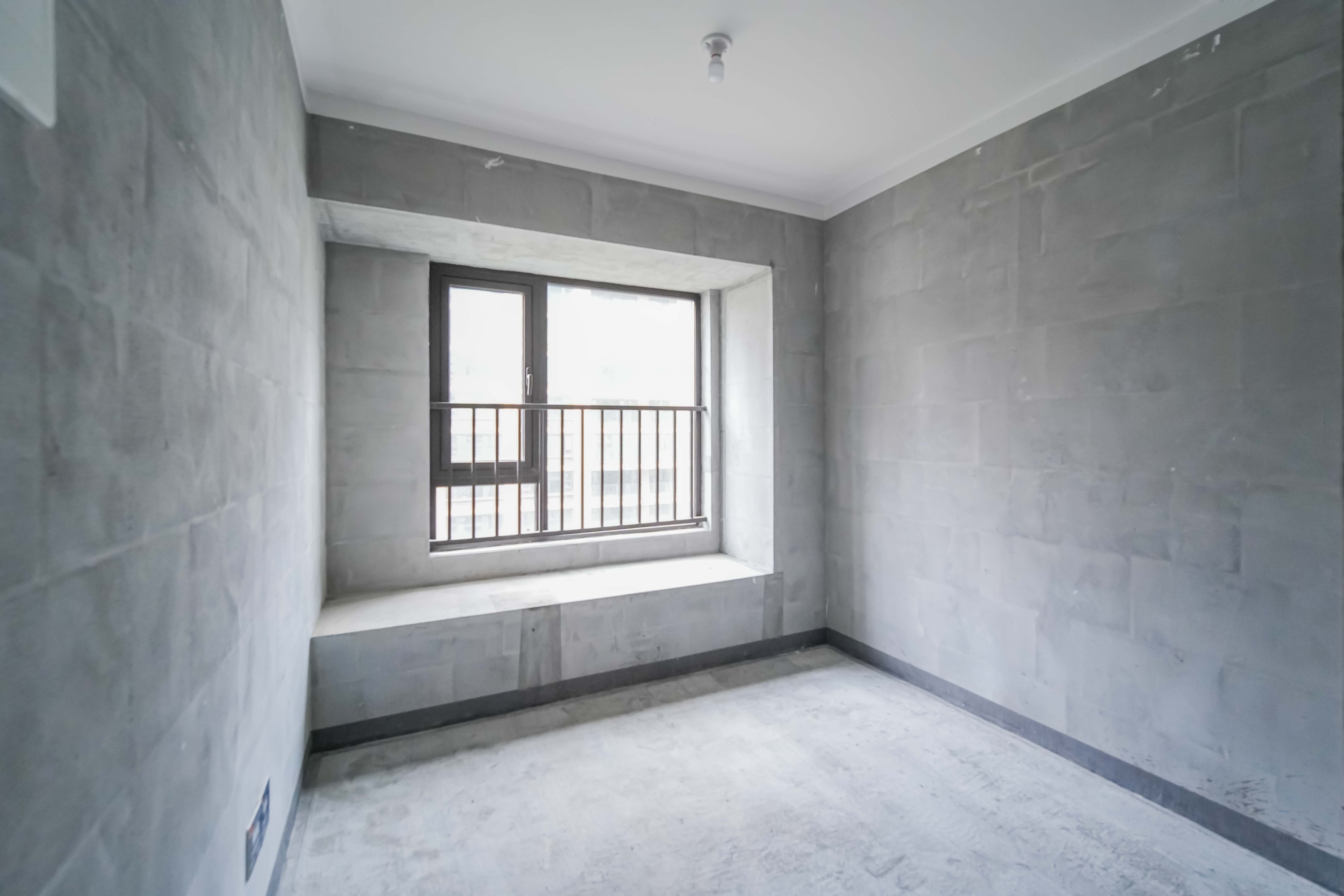 建发玖洲和玺  4室2厅2卫   185.00万其他
