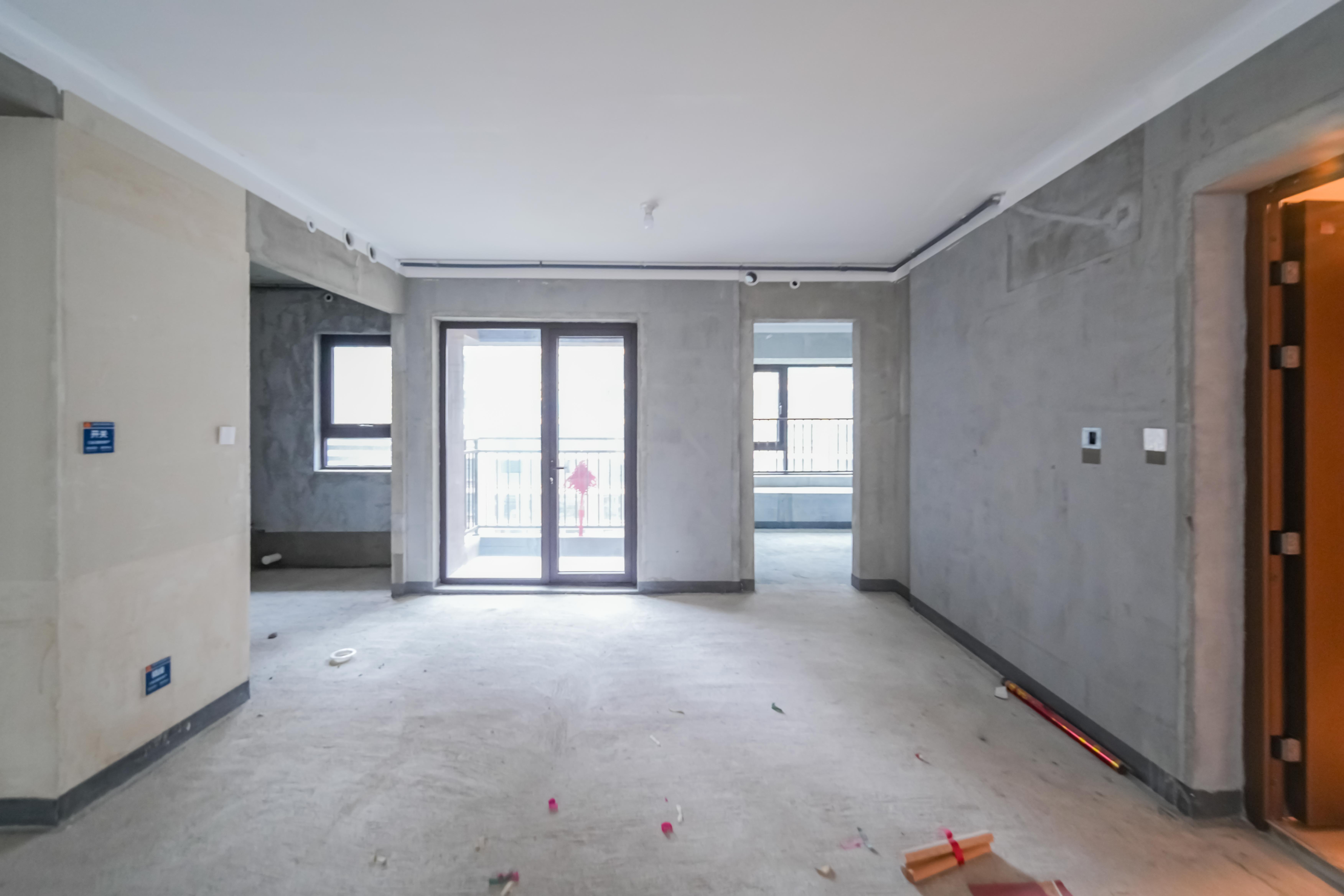 建发玖洲和玺  4室2厅2卫   185.00万客厅