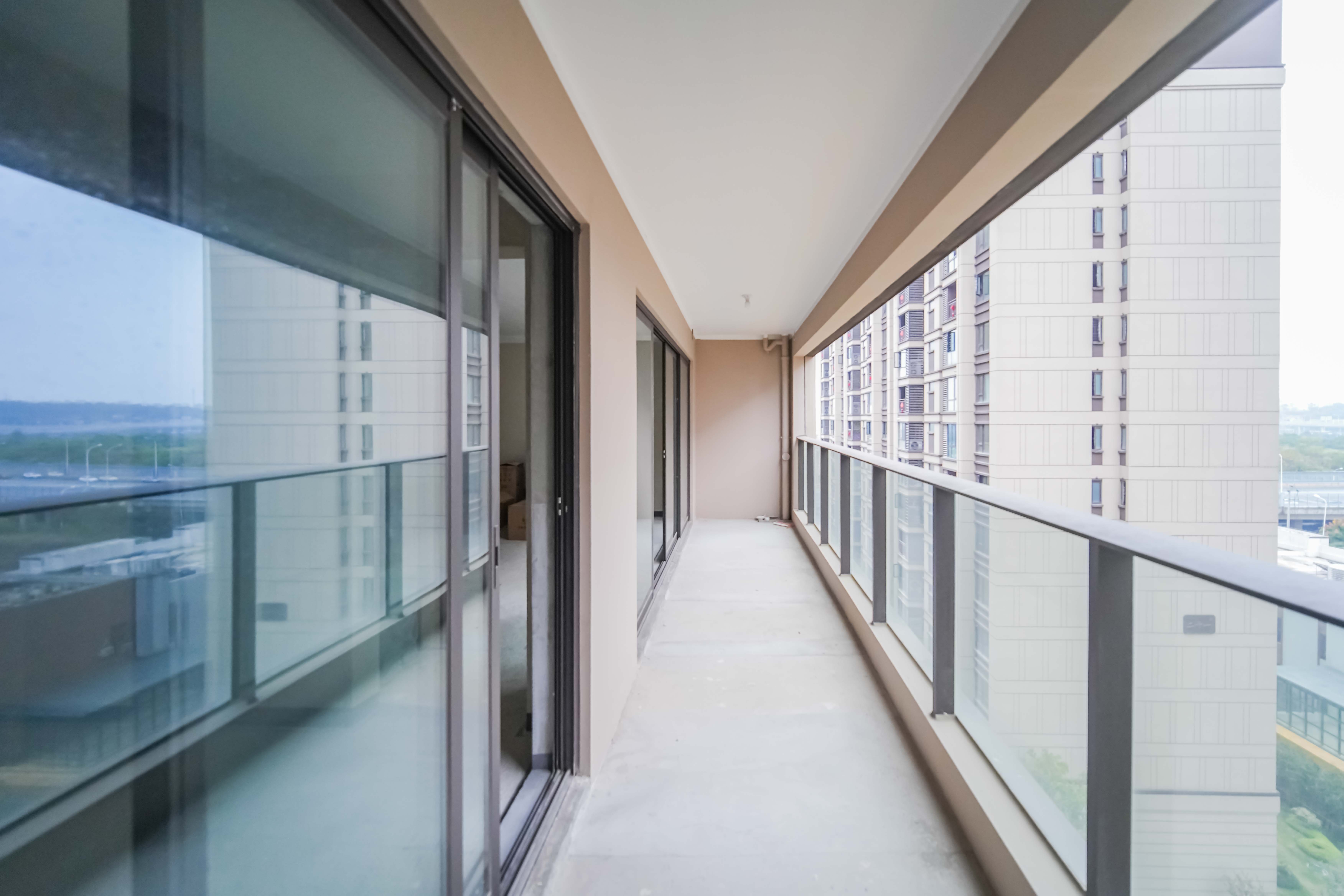 建发玖洲和玺  4室2厅2卫   230.00万其他