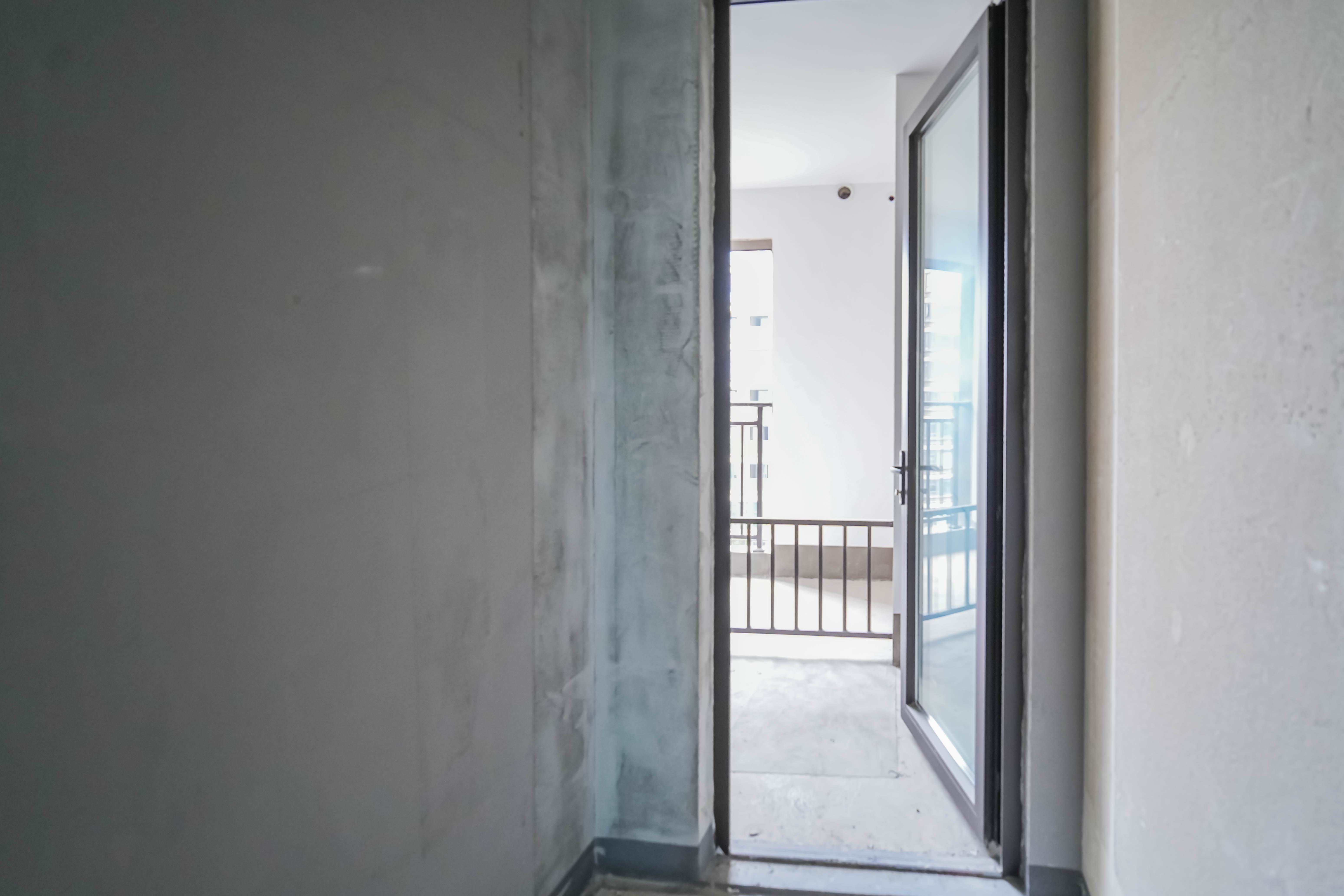 建发玖洲和玺  4室2厅2卫   230.00万其他