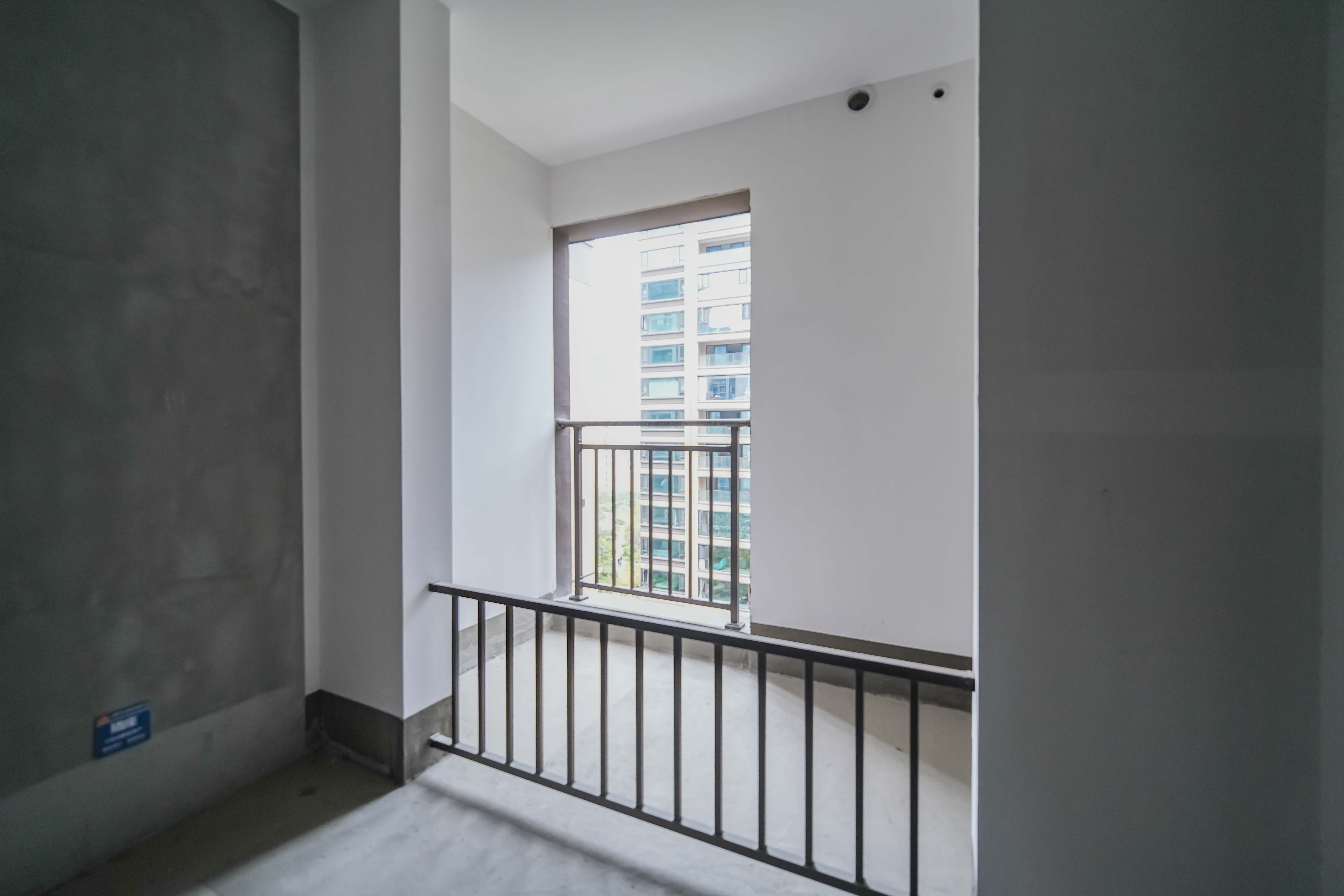 建发玖洲和玺  4室2厅2卫   230.00万其他