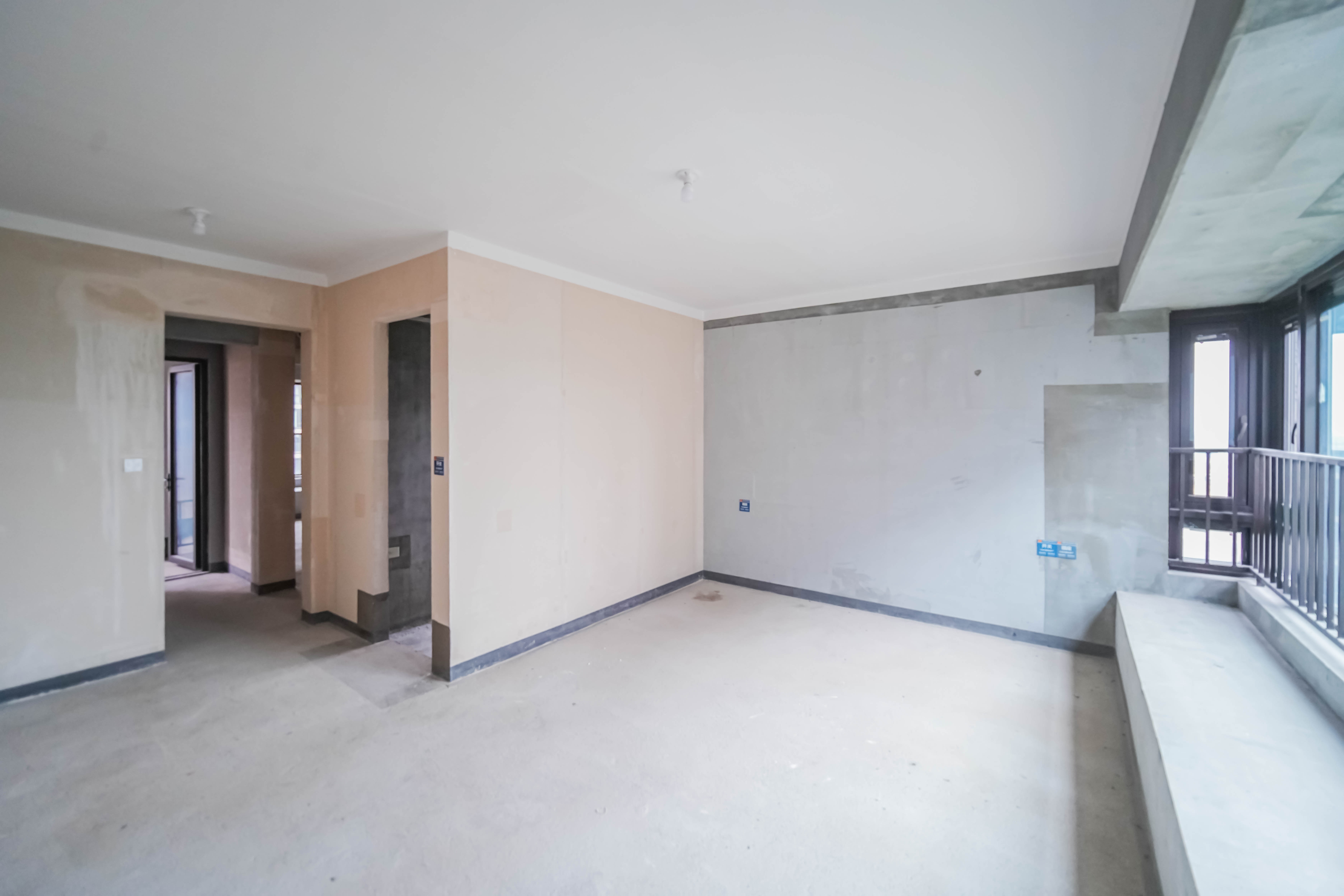 建发玖洲和玺  4室2厅2卫   230.00万其他