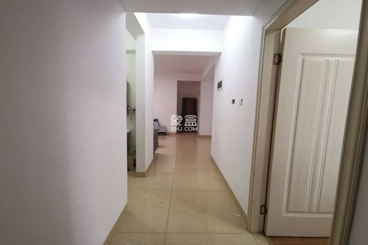 湘府十城(汇财御景湾新寓,汇财国际)  3室2厅1卫    2200.0元/月 湘府十城(汇财御景湾新寓,汇财国际)  3室2厅1卫    2200.0元/月室内图