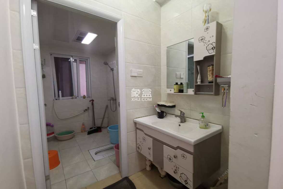 湘府十城(汇财御景湾新寓,汇财国际)  3室2厅1卫    2200.0元/月 湘府十城(汇财御景湾新寓,汇财国际)  3室2厅1卫    2200.0元/月室内图