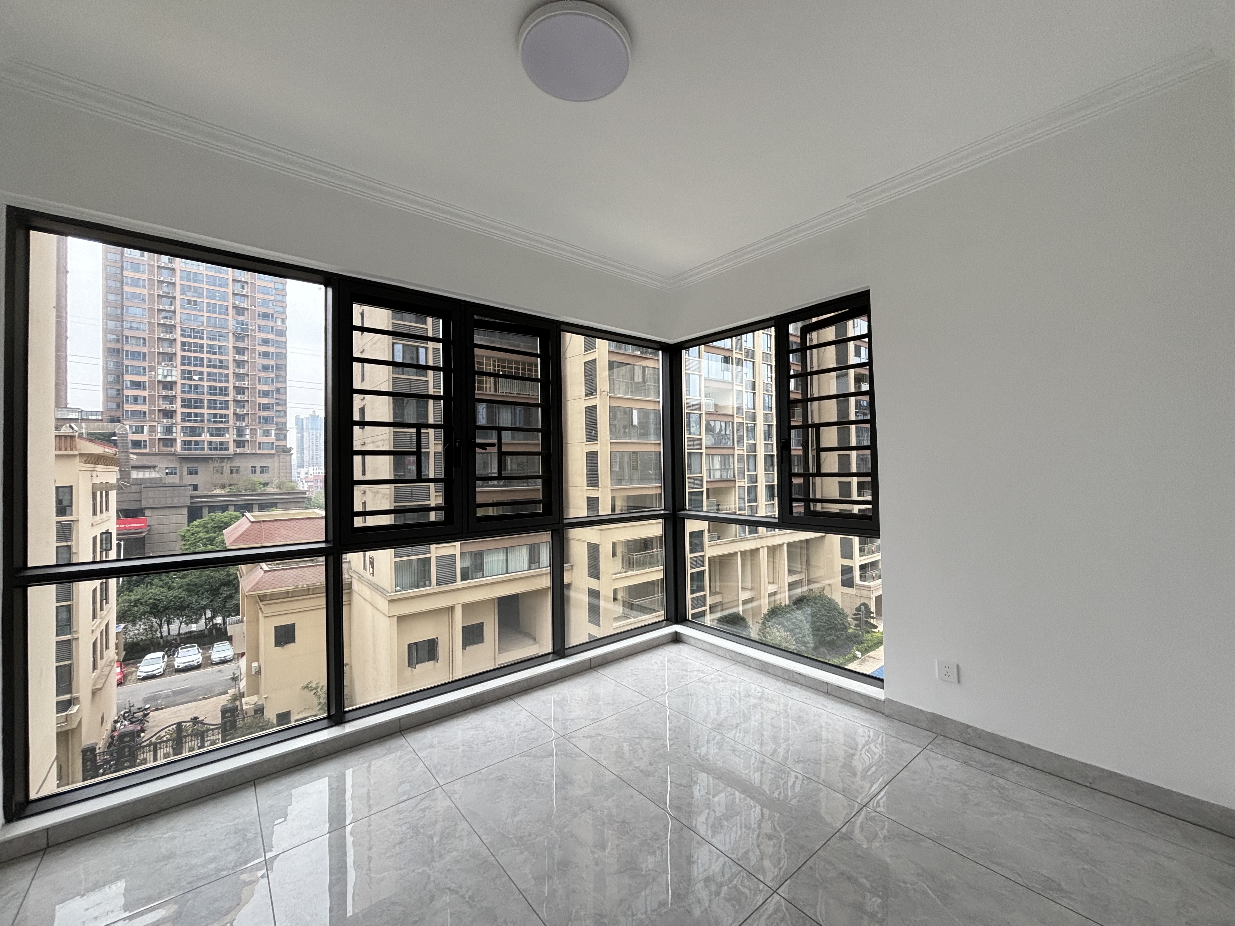 缇香名苑二期 4室2厅2卫 2600.0元/月 缇香名苑二期 4室2厅2卫 2600.0元/月室内图