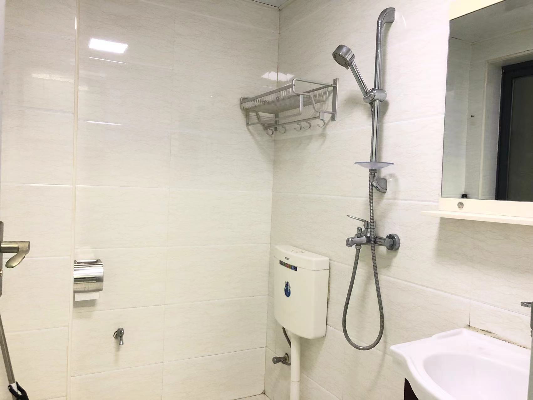 中建国际大厦 2室1厅1卫 1600.0元/月 中建国际大厦 2室1厅1卫 1600.0元/月室内图