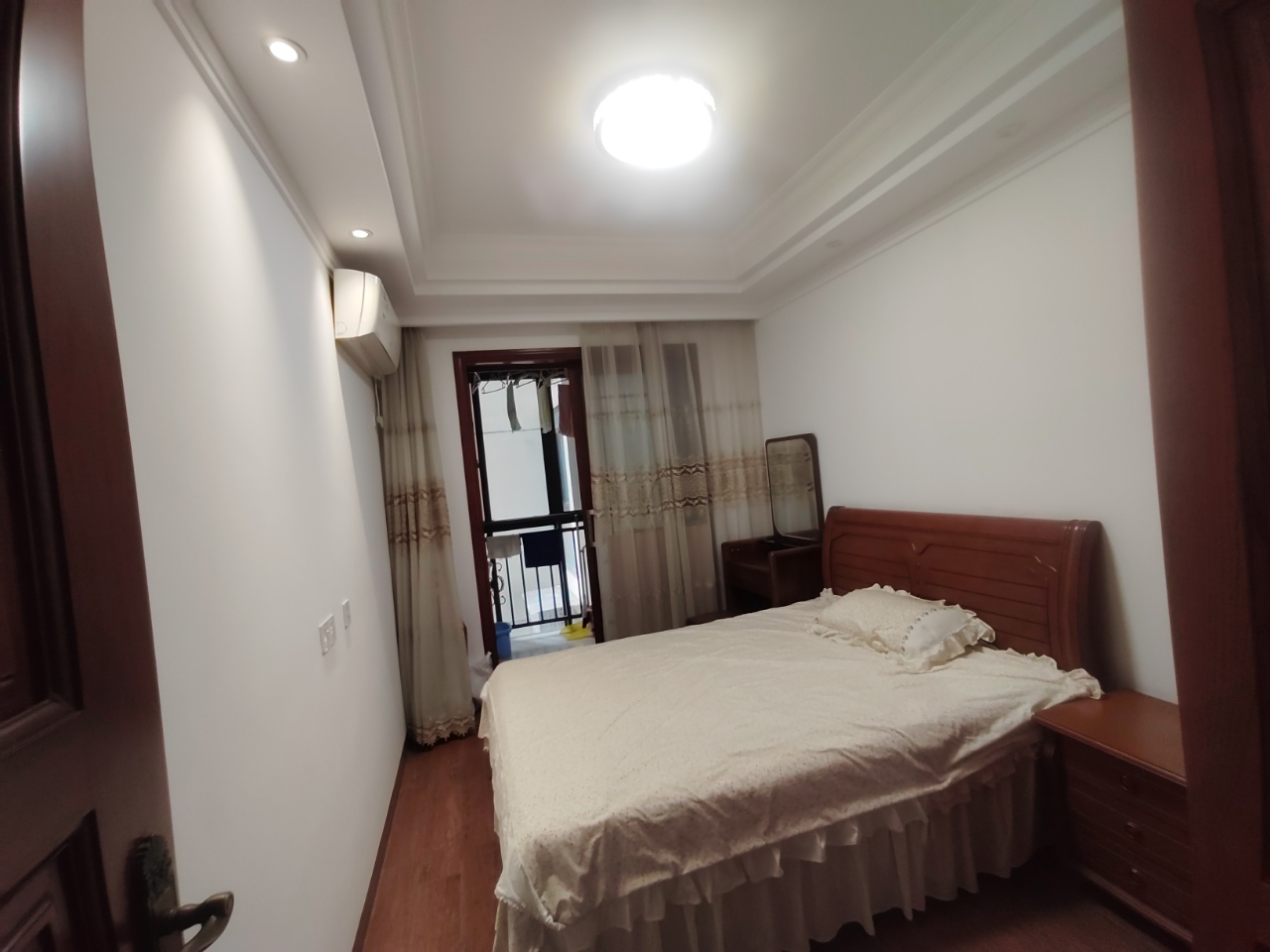 华晨御园 5室2厅2卫 138.0万 华晨御园 5室2厅2卫 138.0万室内图