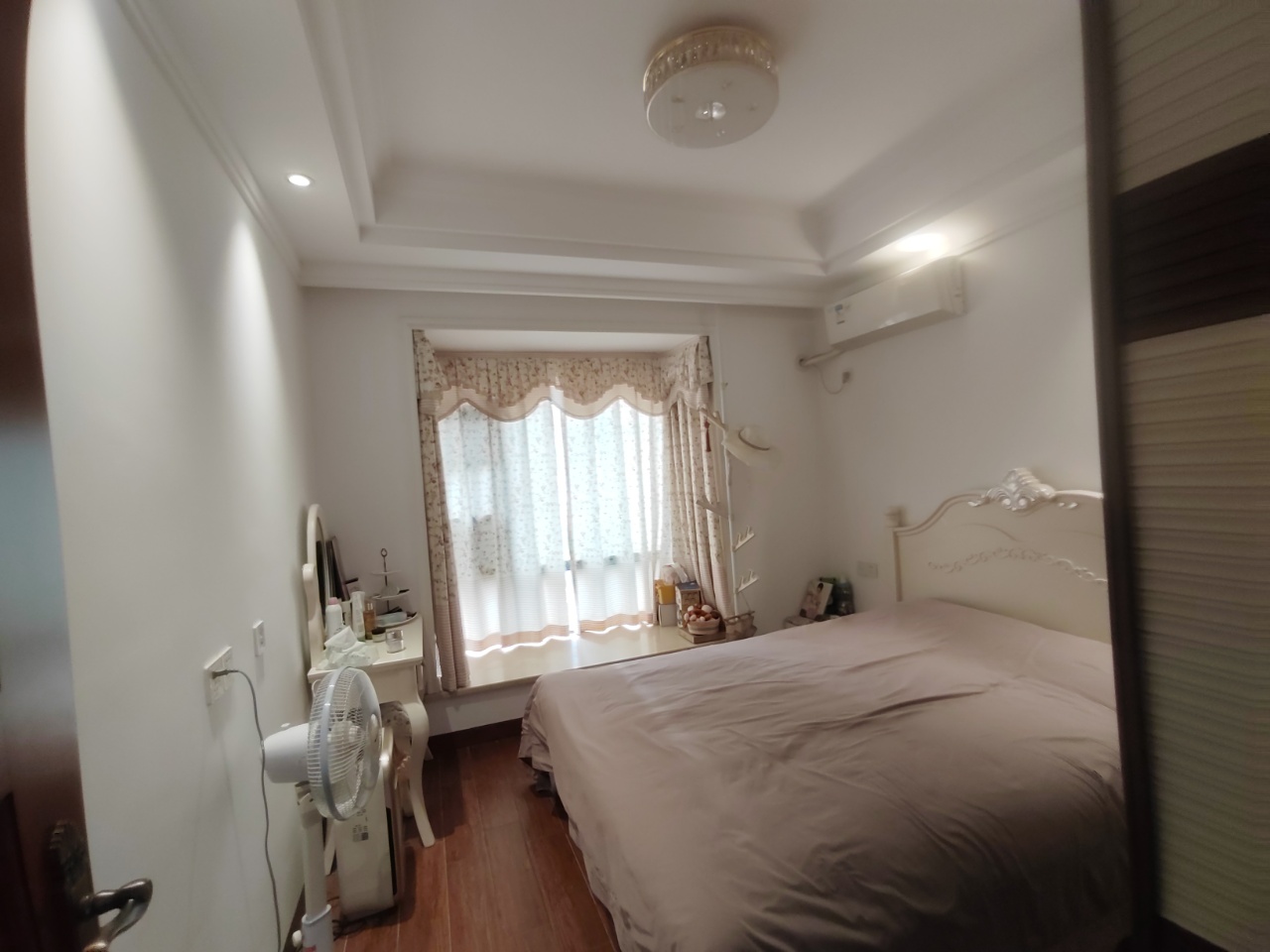 华晨御园 5室2厅2卫 138.0万 华晨御园 5室2厅2卫 138.0万室内图