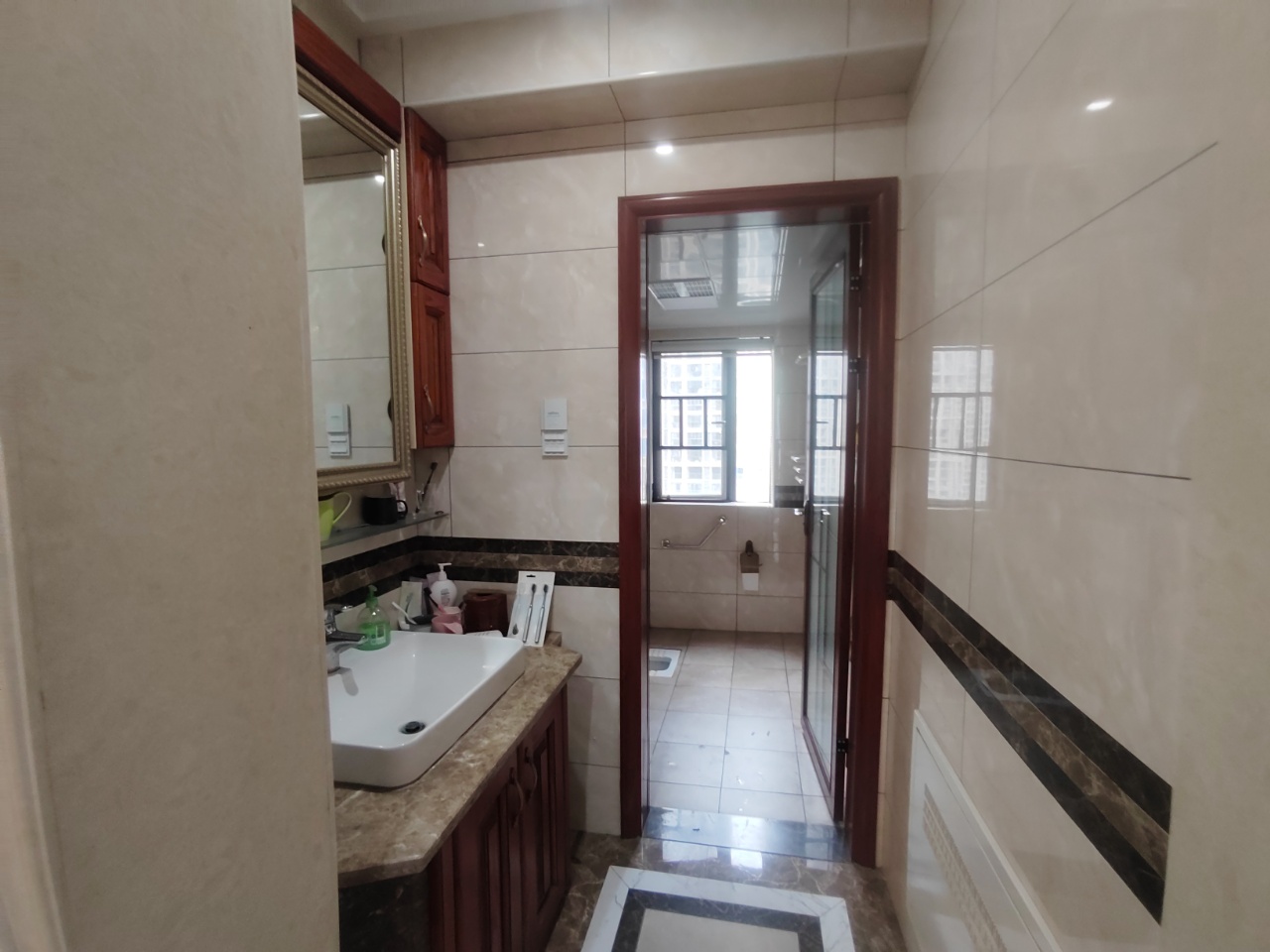 华晨御园 5室2厅2卫 138.0万 华晨御园 5室2厅2卫 138.0万室内图