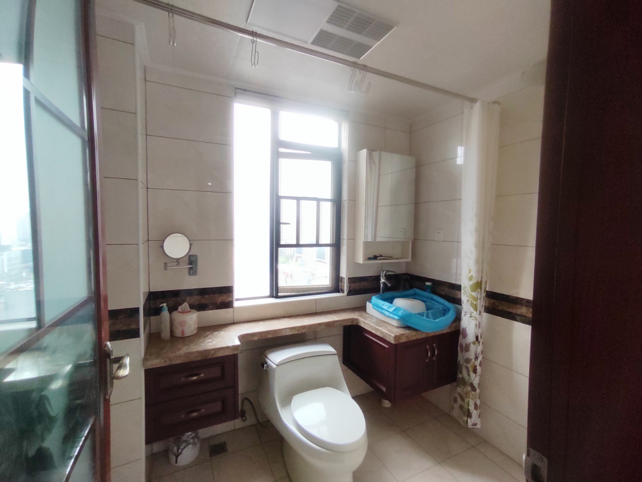 华晨御园 5室2厅2卫 138.0万 华晨御园 5室2厅2卫 138.0万室内图