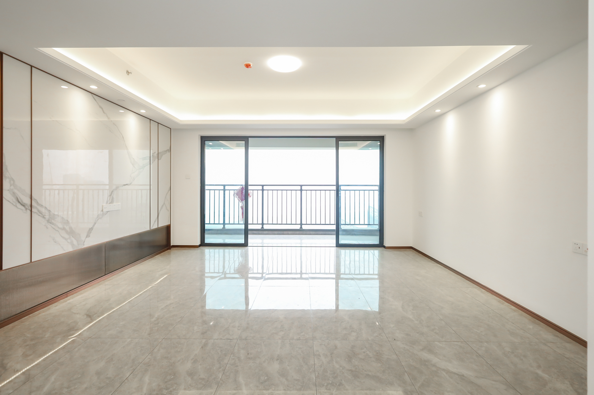 滨江府1913 4室2厅3卫 430.0万 滨江府1913 4室2厅3卫 430.0万客厅