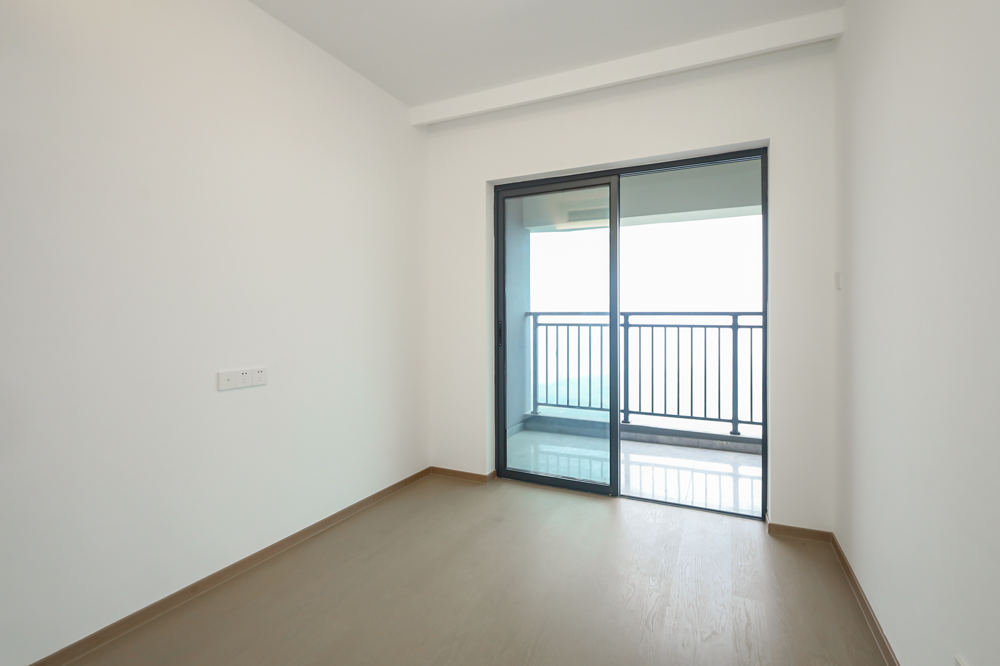 滨江府1913 4室2厅3卫 430.0万 滨江府1913 4室2厅3卫 430.0万卧室