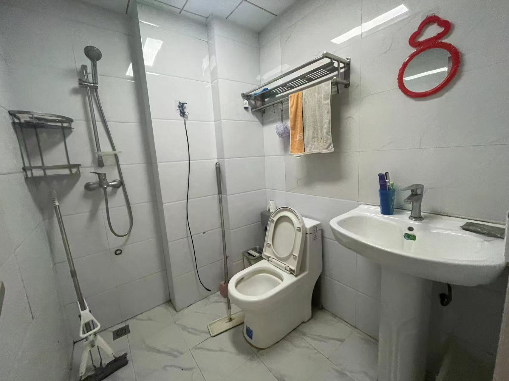 大汉惠普软件信息产业园 1室1厅1卫 1200.0元/月 大汉惠普软件信息产业园 1室1厅1卫 1200.0元/月室内图