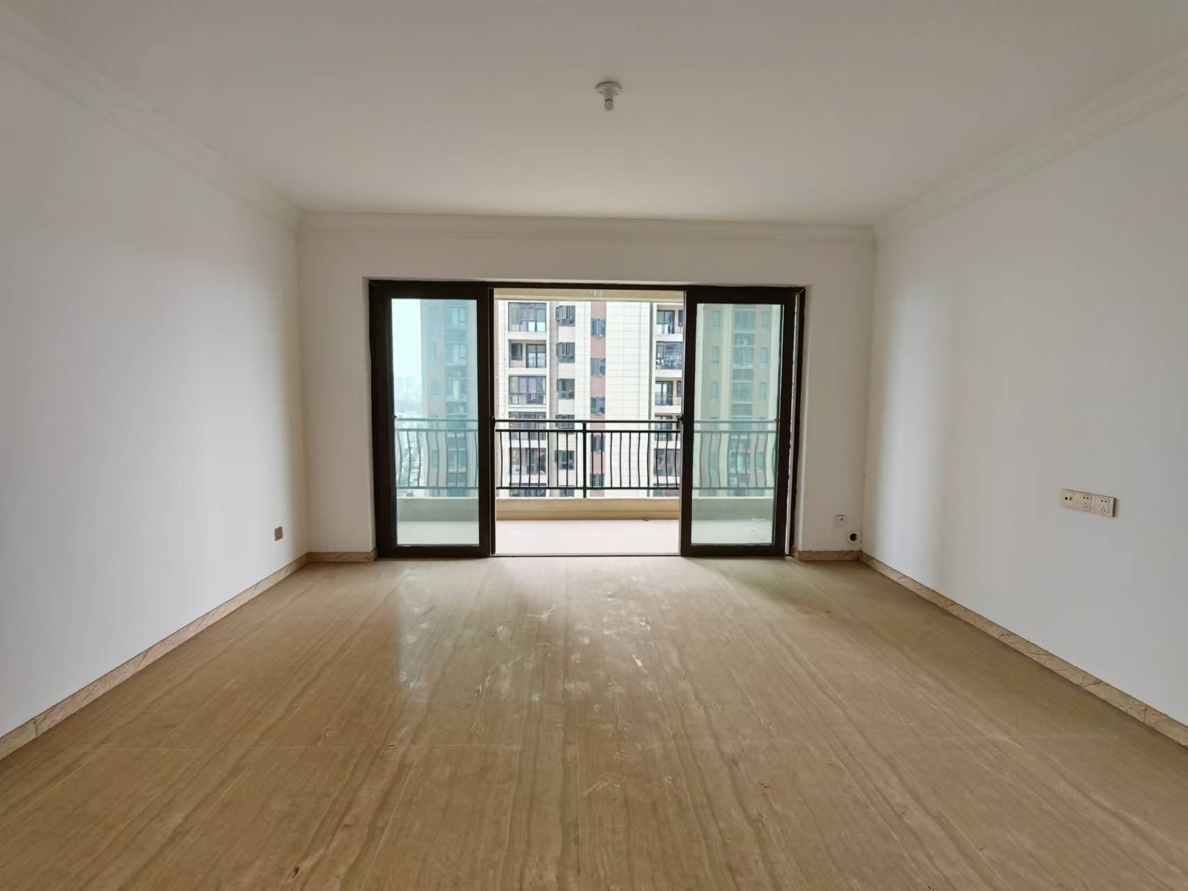 东城首府 4室2厅2卫 88.0万 东城首府 4室2厅2卫 88.0万室内图