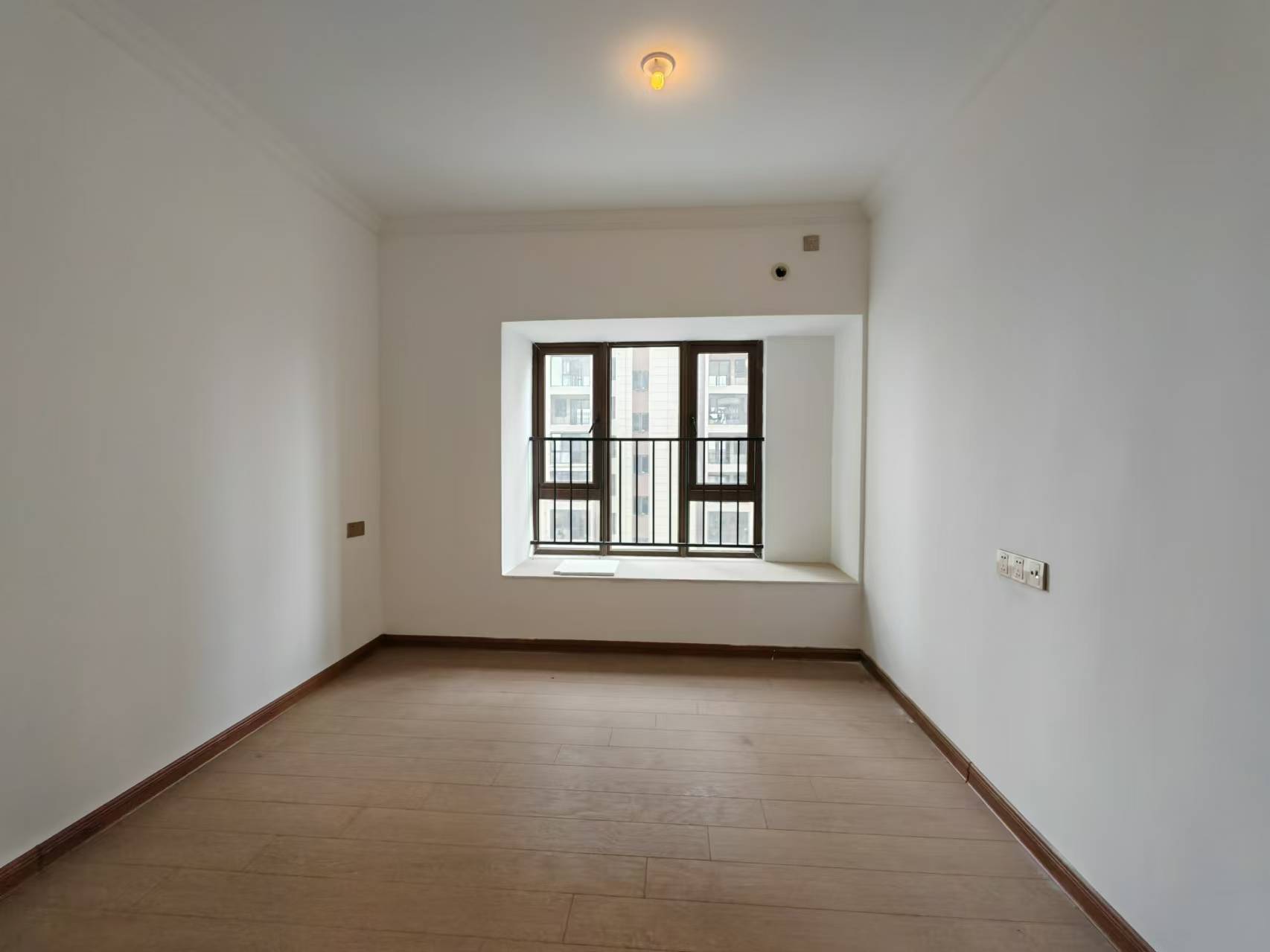 东城首府 4室2厅2卫 88.0万 东城首府 4室2厅2卫 88.0万室内图