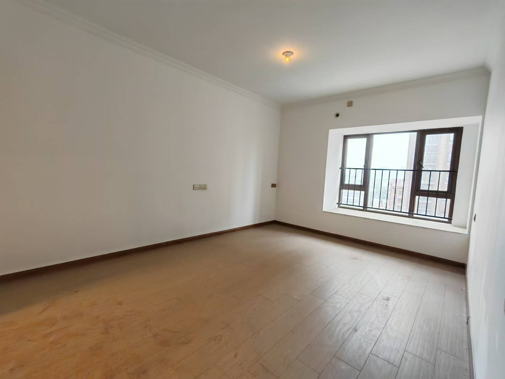 东城首府 4室2厅2卫 88.0万 东城首府 4室2厅2卫 88.0万室内图