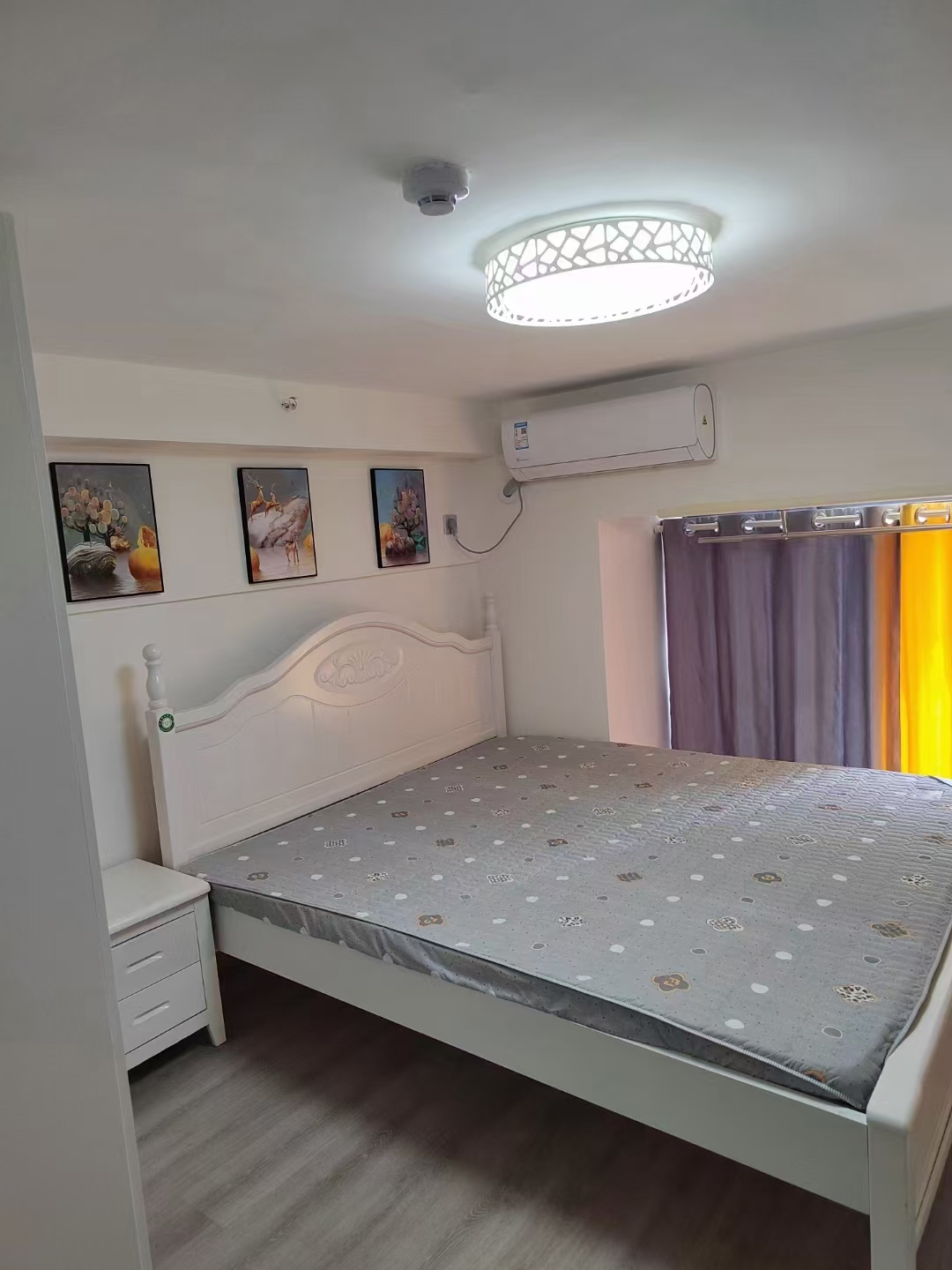 映客龙湖璟翠公馆(映客龙湖璟翠中心)  1室1厅1卫    1600.0元/月 映客龙湖璟翠公馆(映客龙湖璟翠中心)  1室1厅1卫    1600.0元/月室内图1