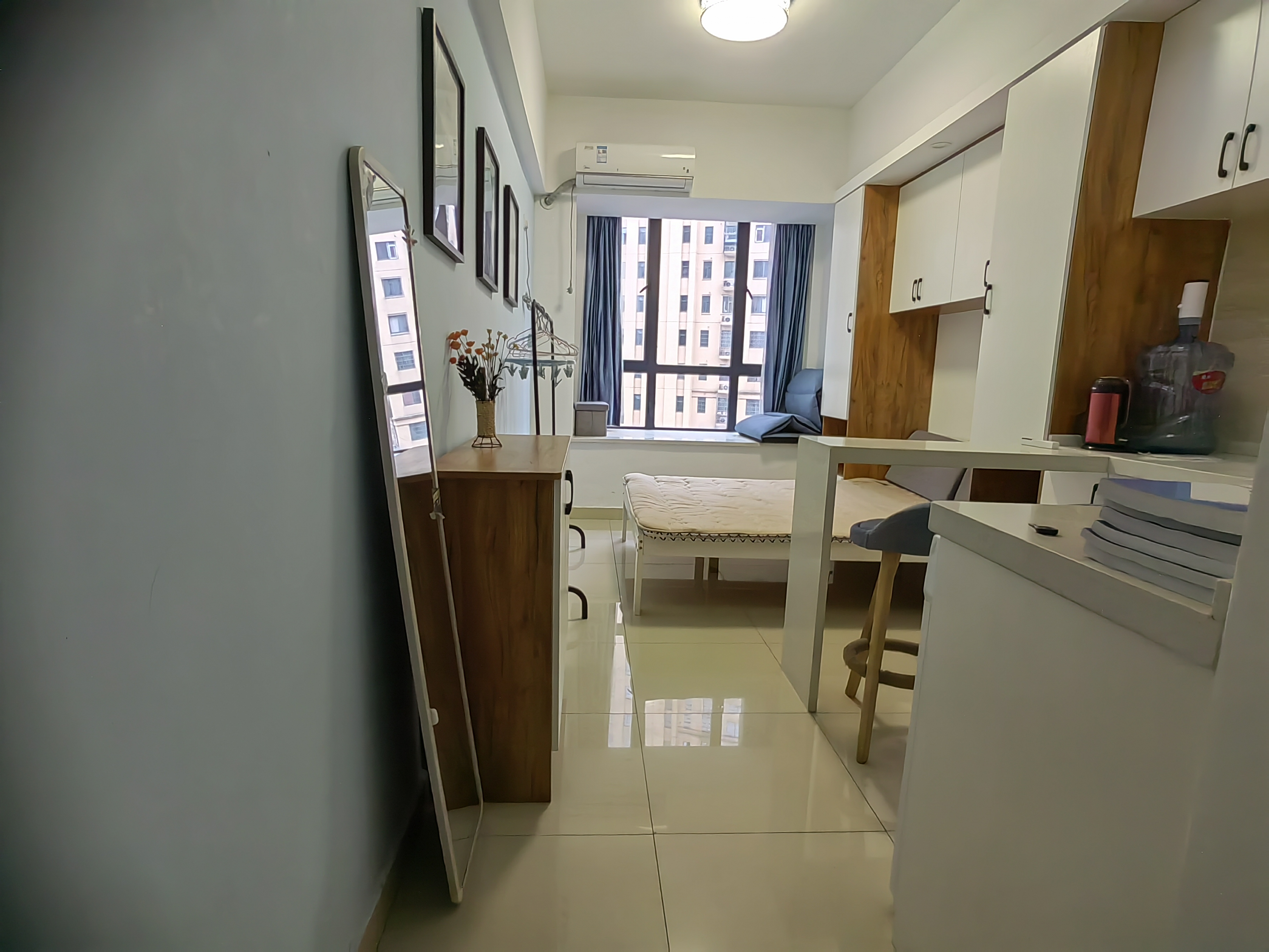 洋湖时代  1室1厅1卫    1300.0元/月 洋湖时代  1室1厅1卫    1300.0元/月