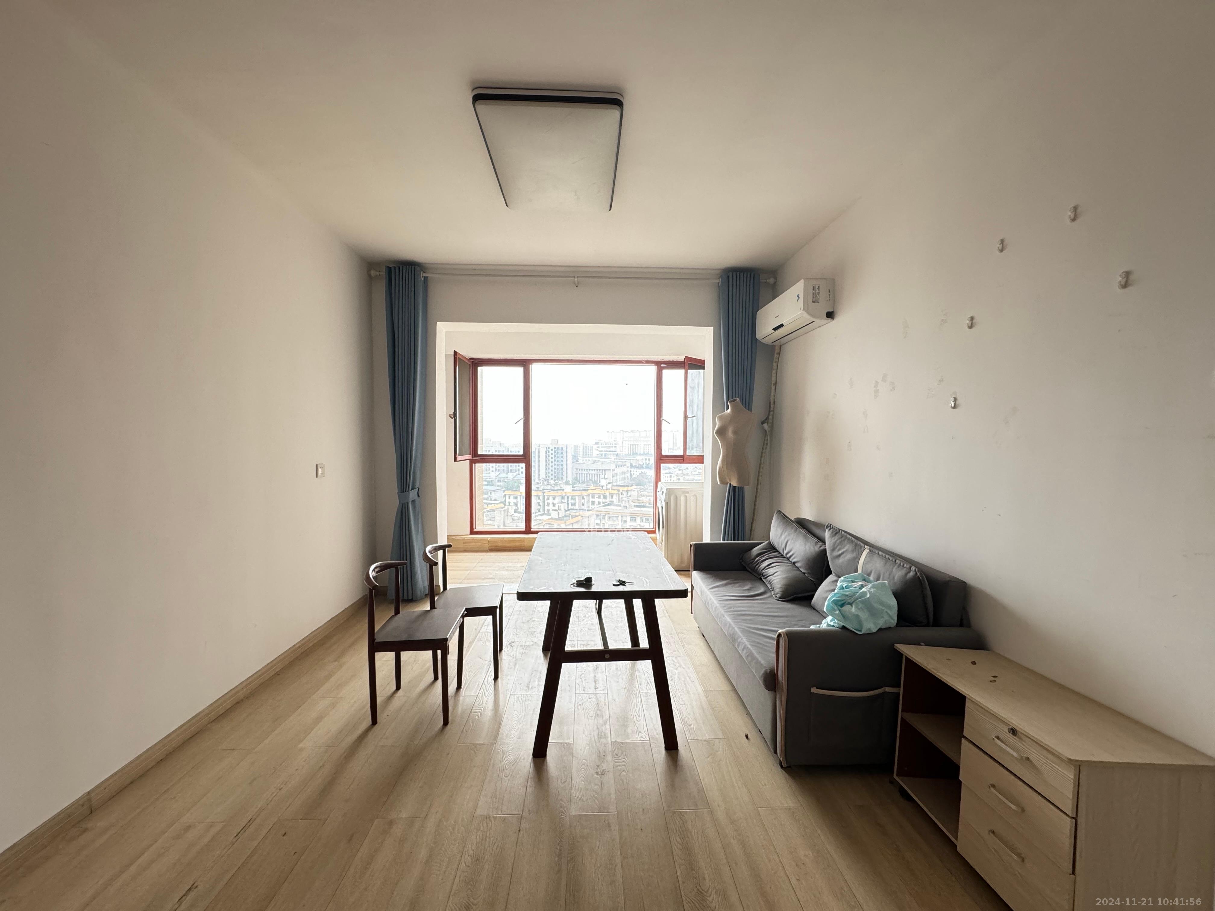 上园商住小区  3室1厅1卫   2700.00元/月室内图1