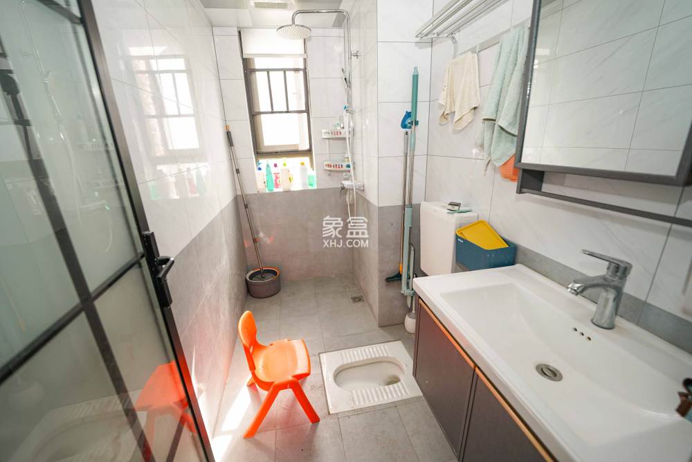 碧桂园公园壹号(凯怡茗苑) 3室2厅2卫 2200.0元/月 碧桂园公园壹号(凯怡茗苑) 3室2厅2卫 2200.0元/月室内图