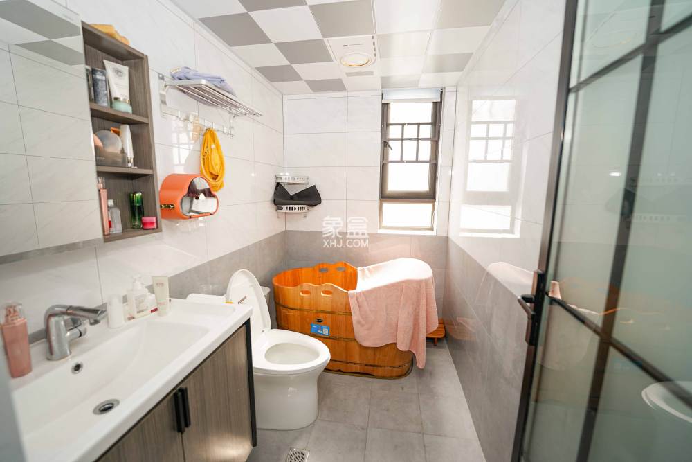 碧桂园公园壹号(凯怡茗苑) 3室2厅2卫 2200.0元/月 碧桂园公园壹号(凯怡茗苑) 3室2厅2卫 2200.0元/月室内图