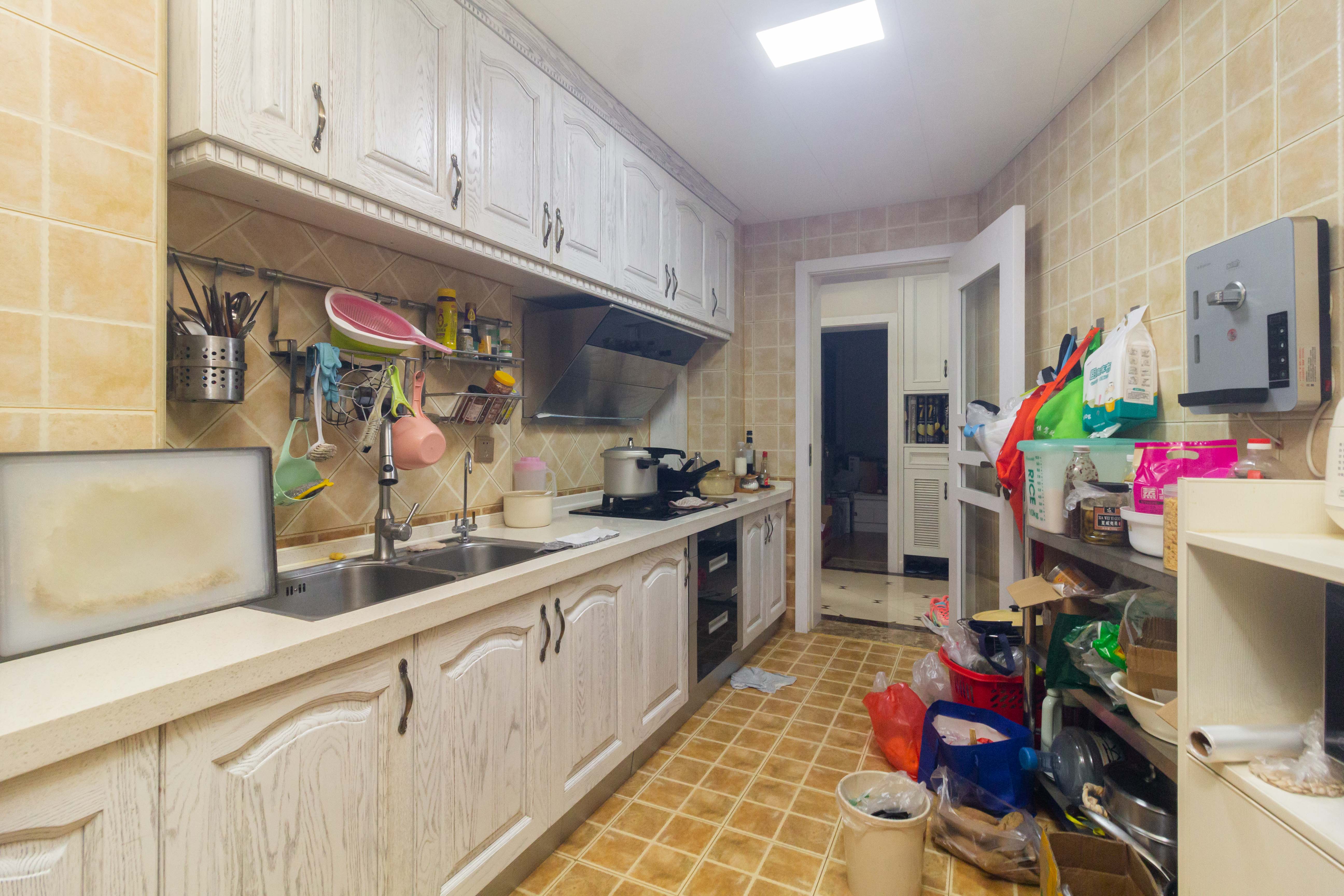 海德公园 4室2厅2卫 89.9万 海德公园 4室2厅2卫 89.9万厨房