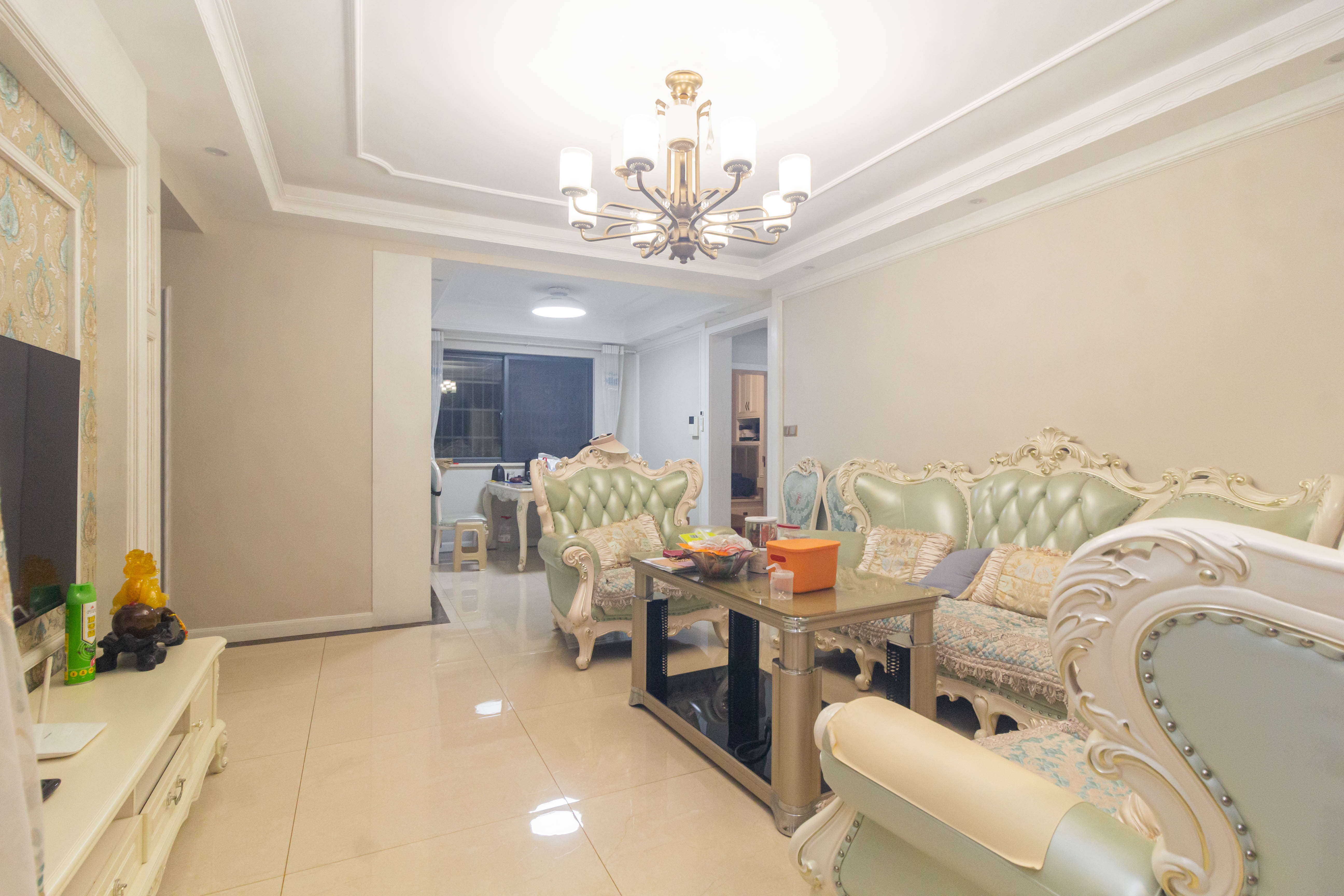 海德公园 4室2厅2卫 89.9万 海德公园 4室2厅2卫 89.9万客厅