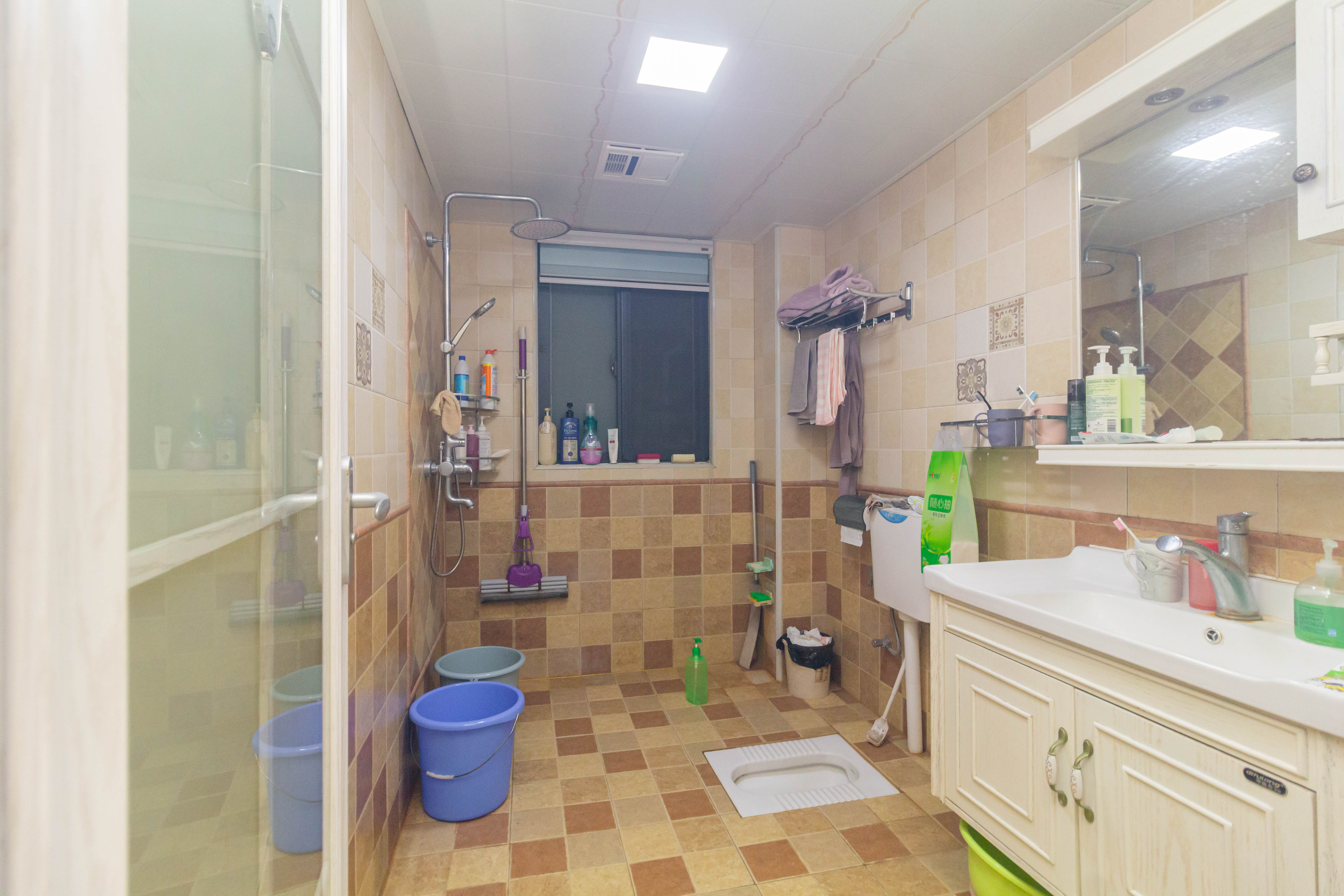 海德公园 4室2厅2卫 89.9万 海德公园 4室2厅2卫 89.9万卫生间