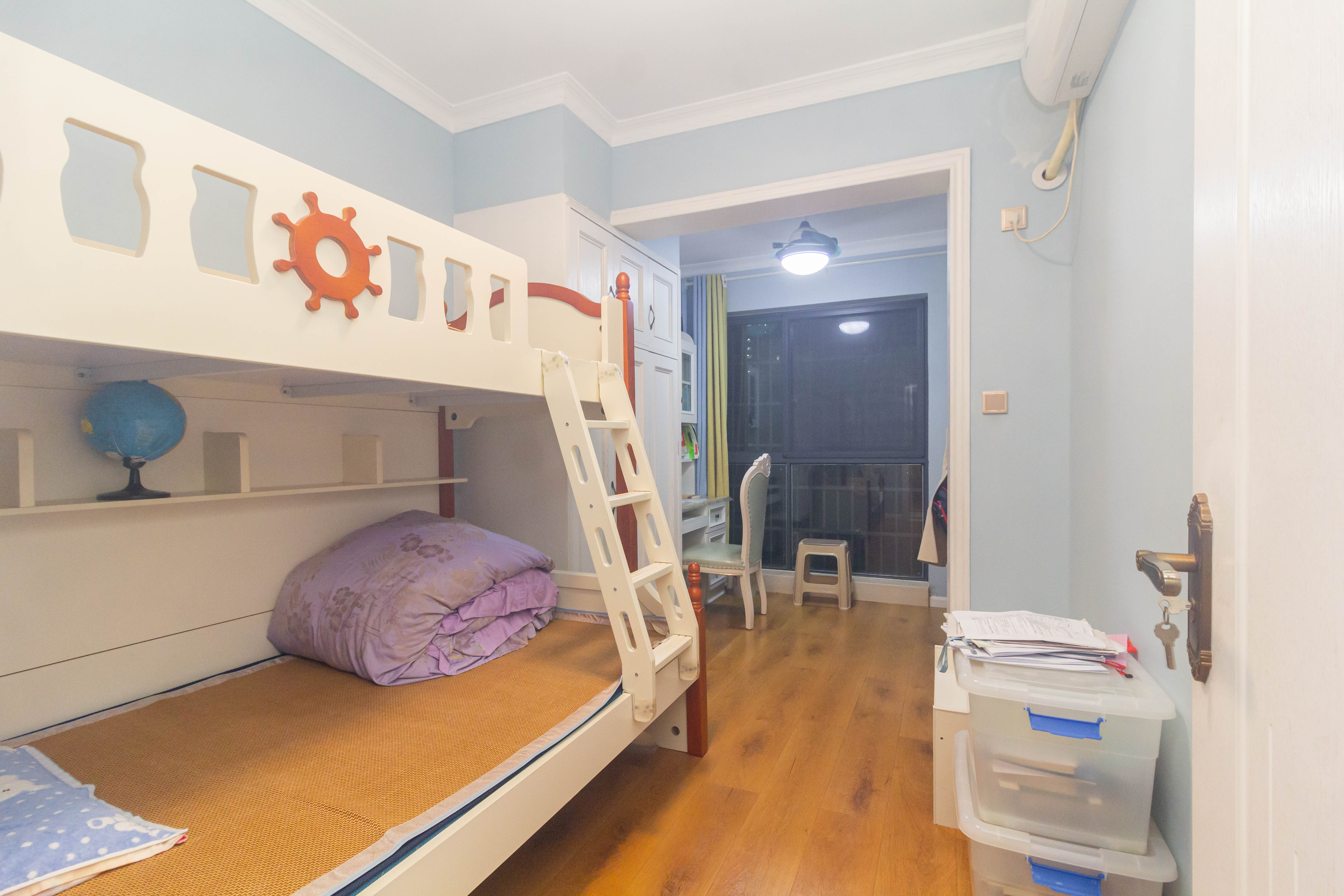 海德公园 4室2厅2卫 89.9万 海德公园 4室2厅2卫 89.9万卧室