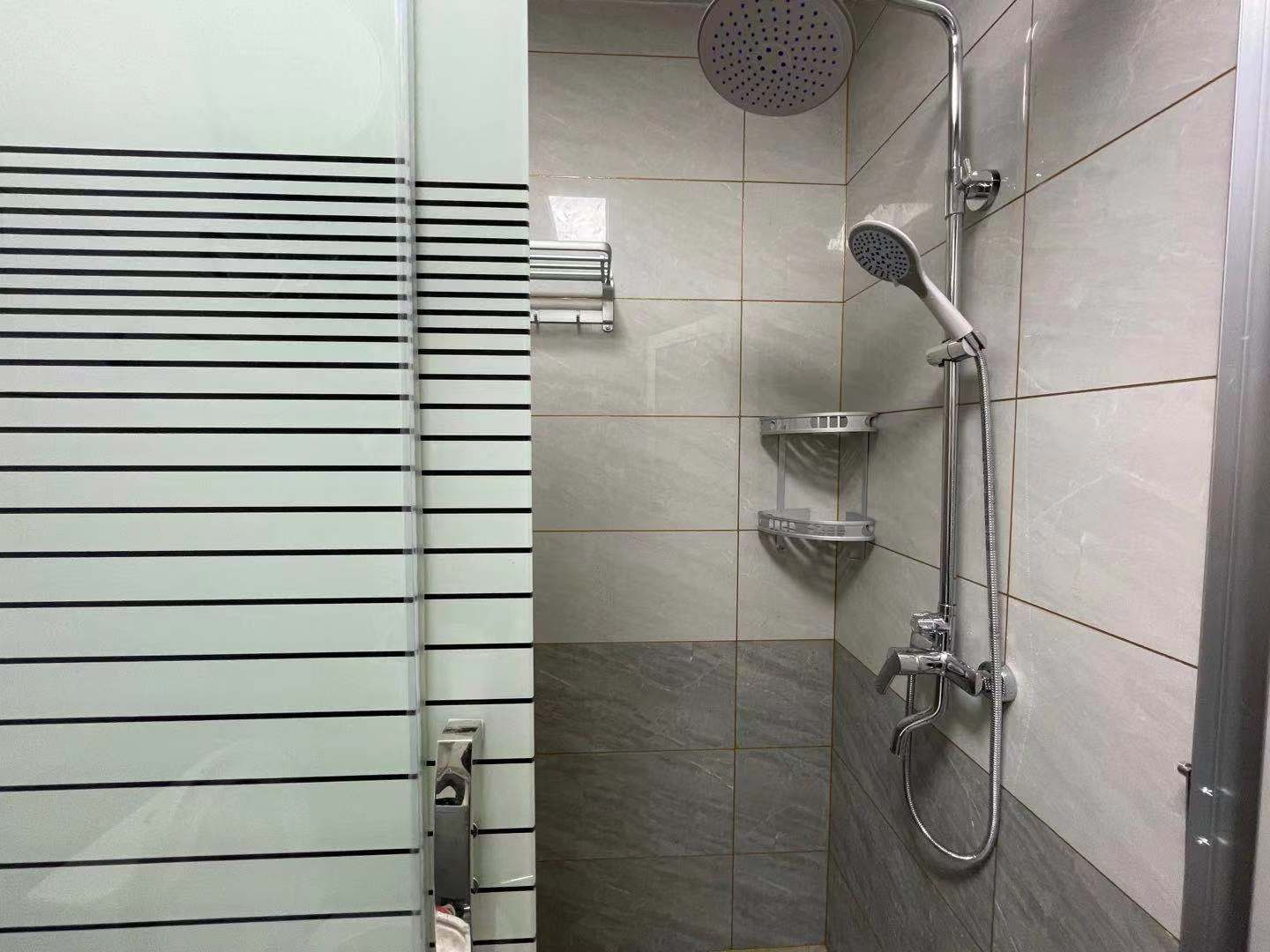 工大青年街区 1室1厅1卫 1500.0元/月 工大青年街区 1室1厅1卫 1500.0元/月室内图