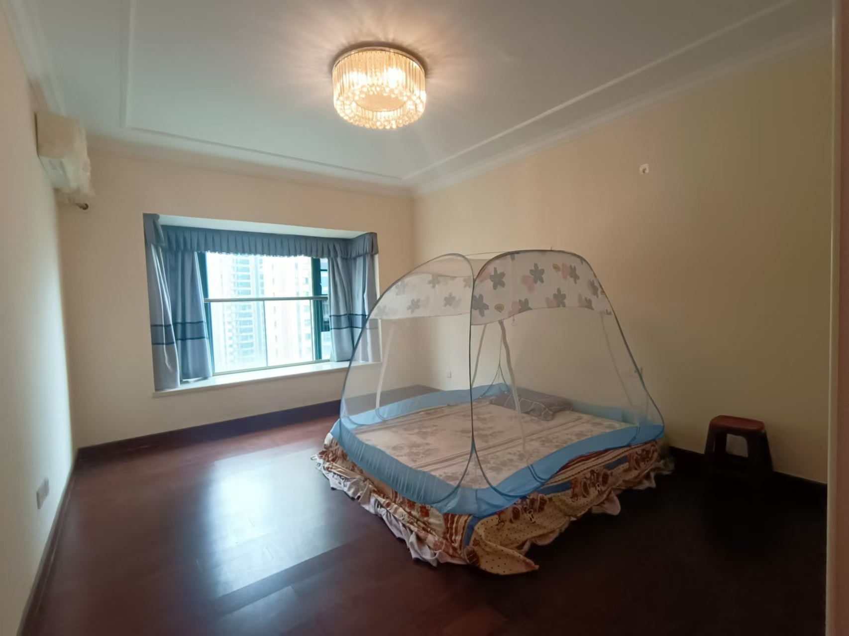 恒大绿洲 4室2厅2卫 2800.0元/月 恒大绿洲 4室2厅2卫 2800.0元/月室内图