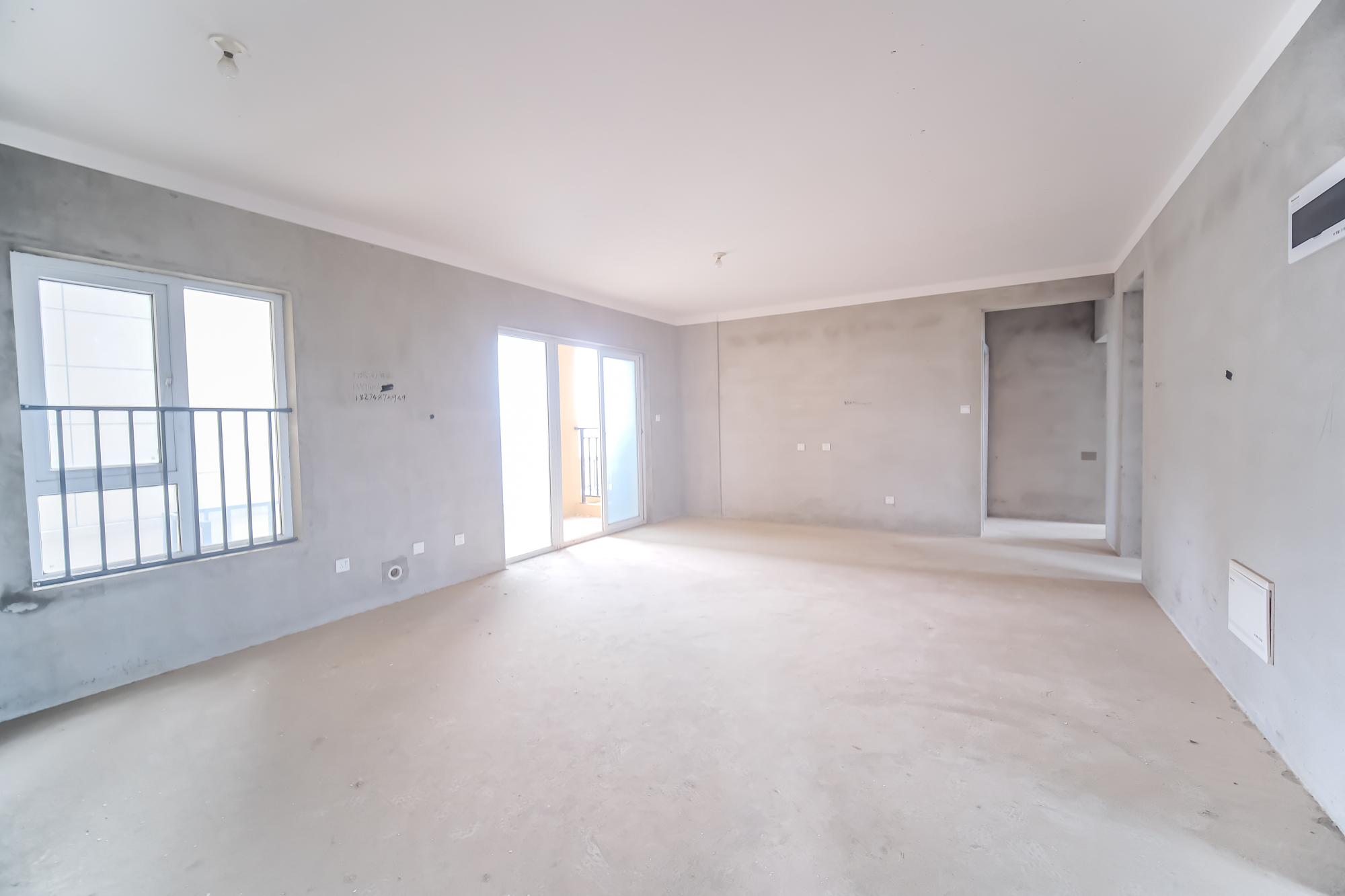 荣盛花语城 3室2厅2卫 100.0万 荣盛花语城 3室2厅2卫 100.0万客厅