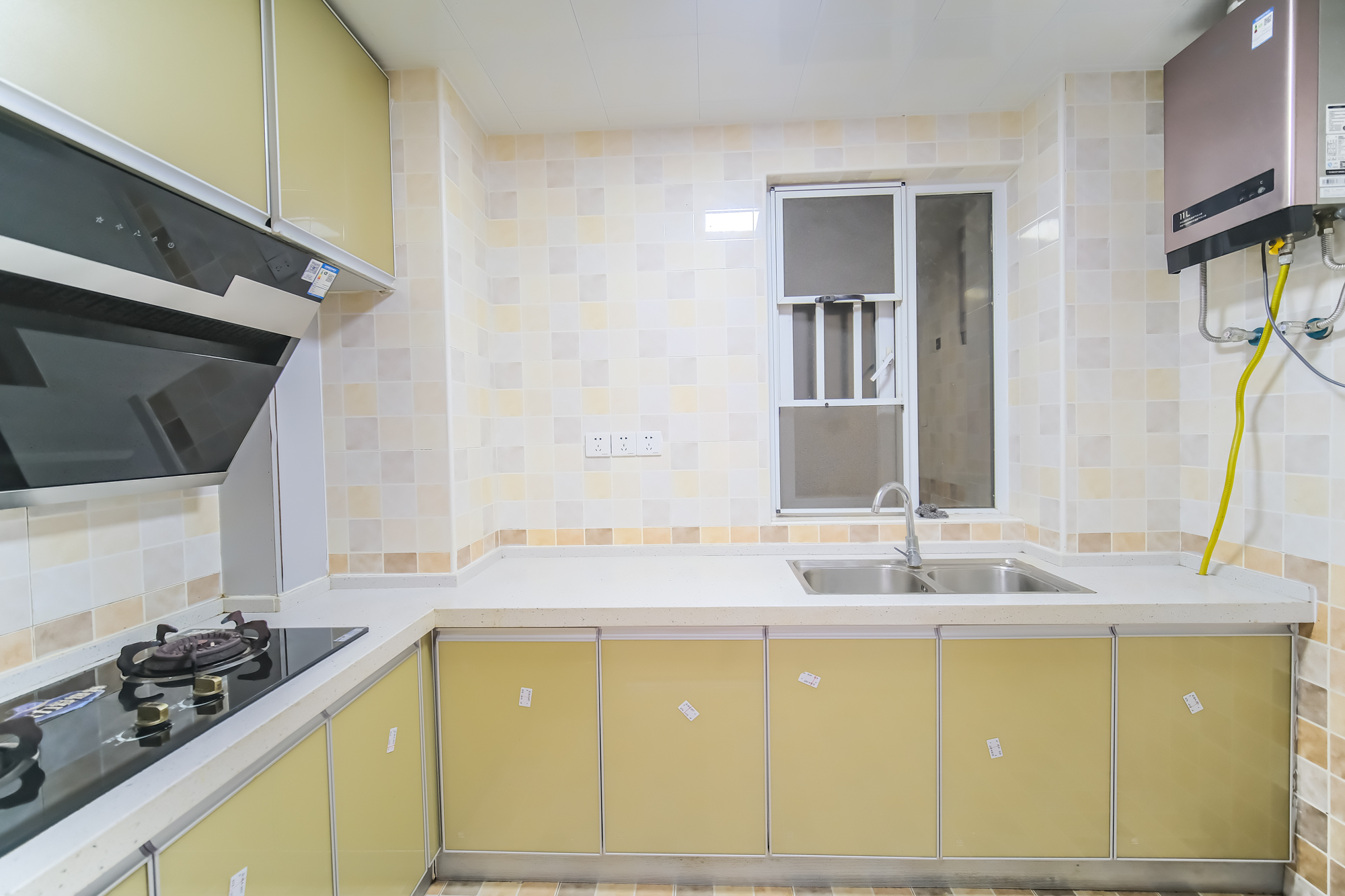 荣盛花语城 2室2厅1卫 49.8万 荣盛花语城 2室2厅1卫 49.8万厨房