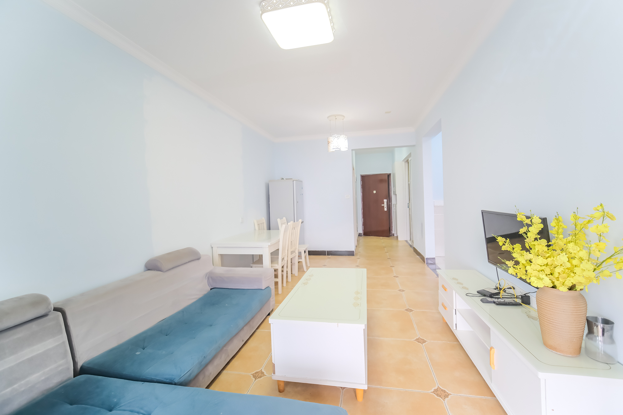 荣盛花语城 2室2厅1卫 49.8万 荣盛花语城 2室2厅1卫 49.8万客厅