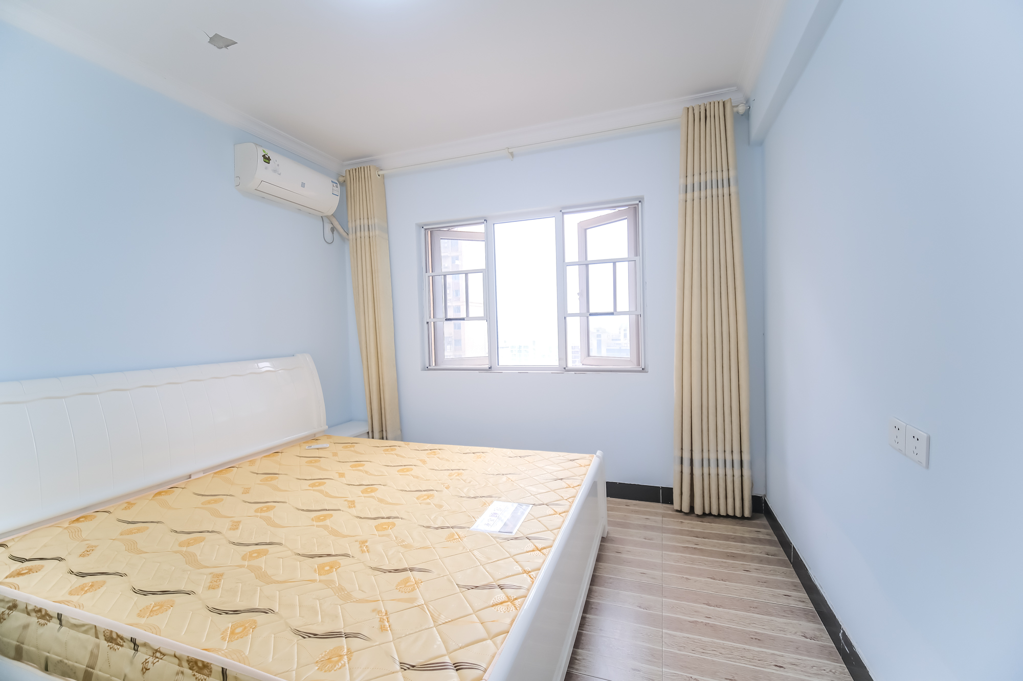 荣盛花语城 2室2厅1卫 49.8万 荣盛花语城 2室2厅1卫 49.8万卧室