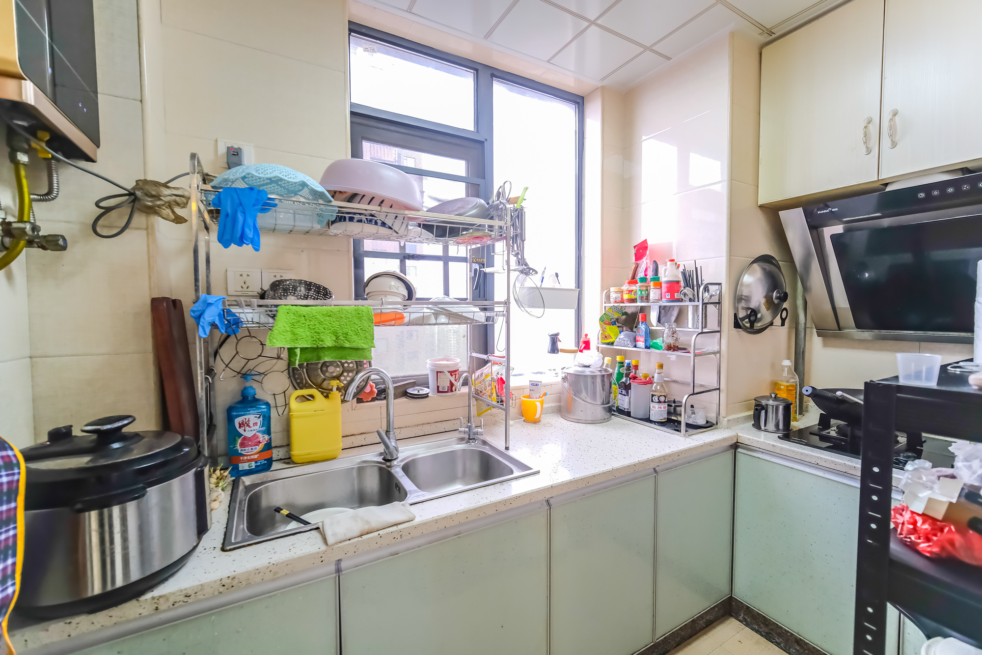 月亮湾草莓街区一、二期 4室2厅1卫 68.8万 月亮湾草莓街区一、二期 4室2厅1卫 68.8万厨房