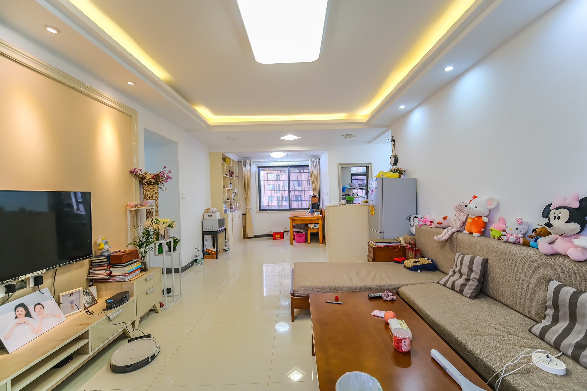 月亮湾草莓街区一、二期 4室2厅1卫 68.8万 月亮湾草莓街区一、二期 4室2厅1卫 68.8万客厅