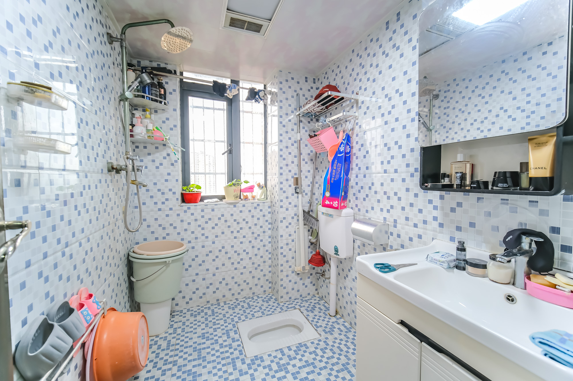 月亮湾草莓街区一、二期 4室2厅1卫 68.8万 月亮湾草莓街区一、二期 4室2厅1卫 68.8万卫生间