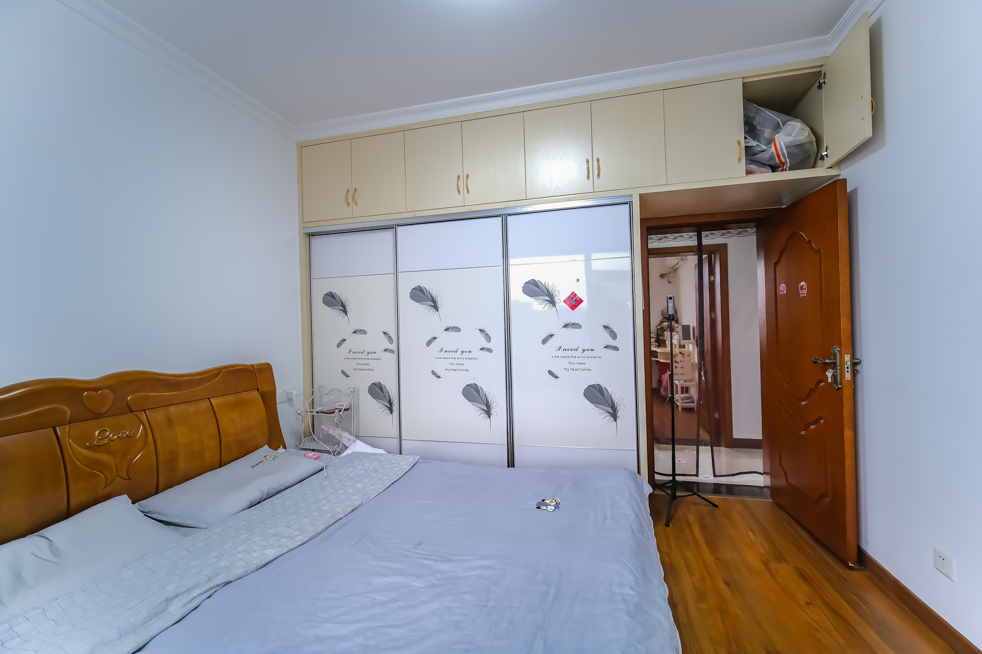 月亮湾草莓街区一、二期 4室2厅1卫 68.8万 月亮湾草莓街区一、二期 4室2厅1卫 68.8万卧室