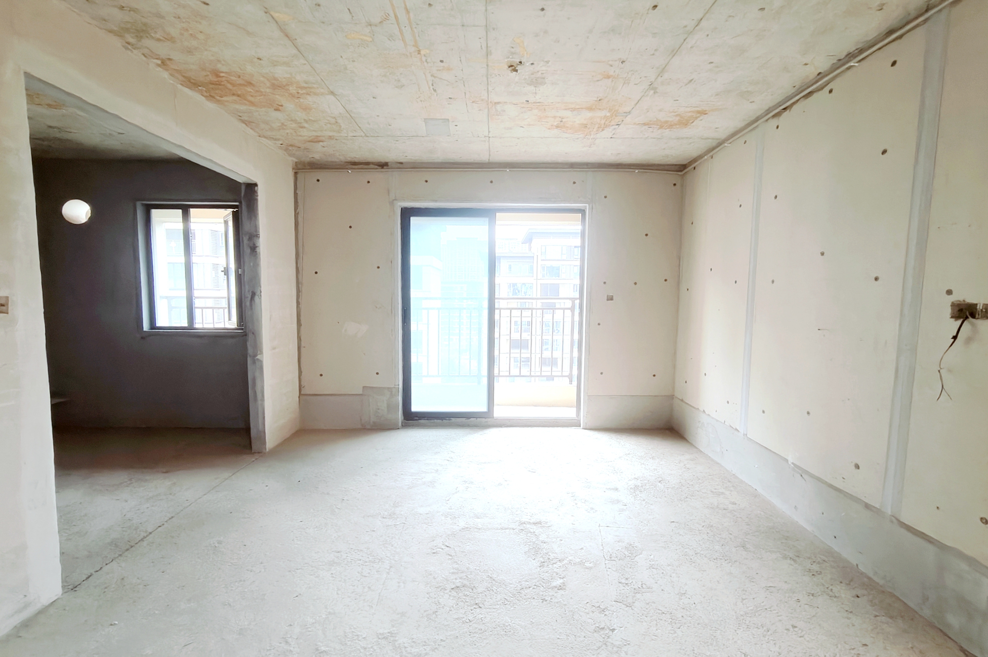 阳光城联利悦澜府  4室2厅2卫    116.0万 阳光城联利悦澜府  4室2厅2卫    116.0万客厅