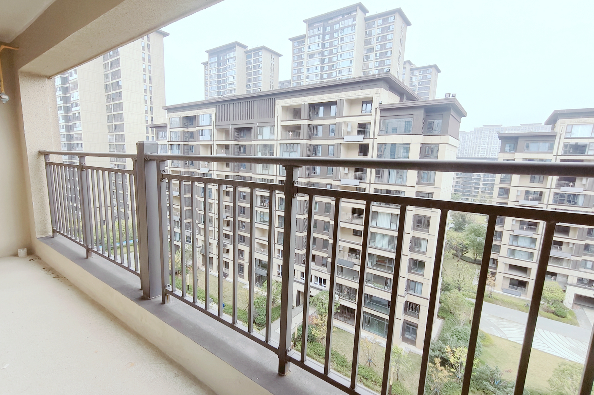 阳光城联利悦澜府  4室2厅2卫    116.0万 阳光城联利悦澜府  4室2厅2卫    116.0万阳台