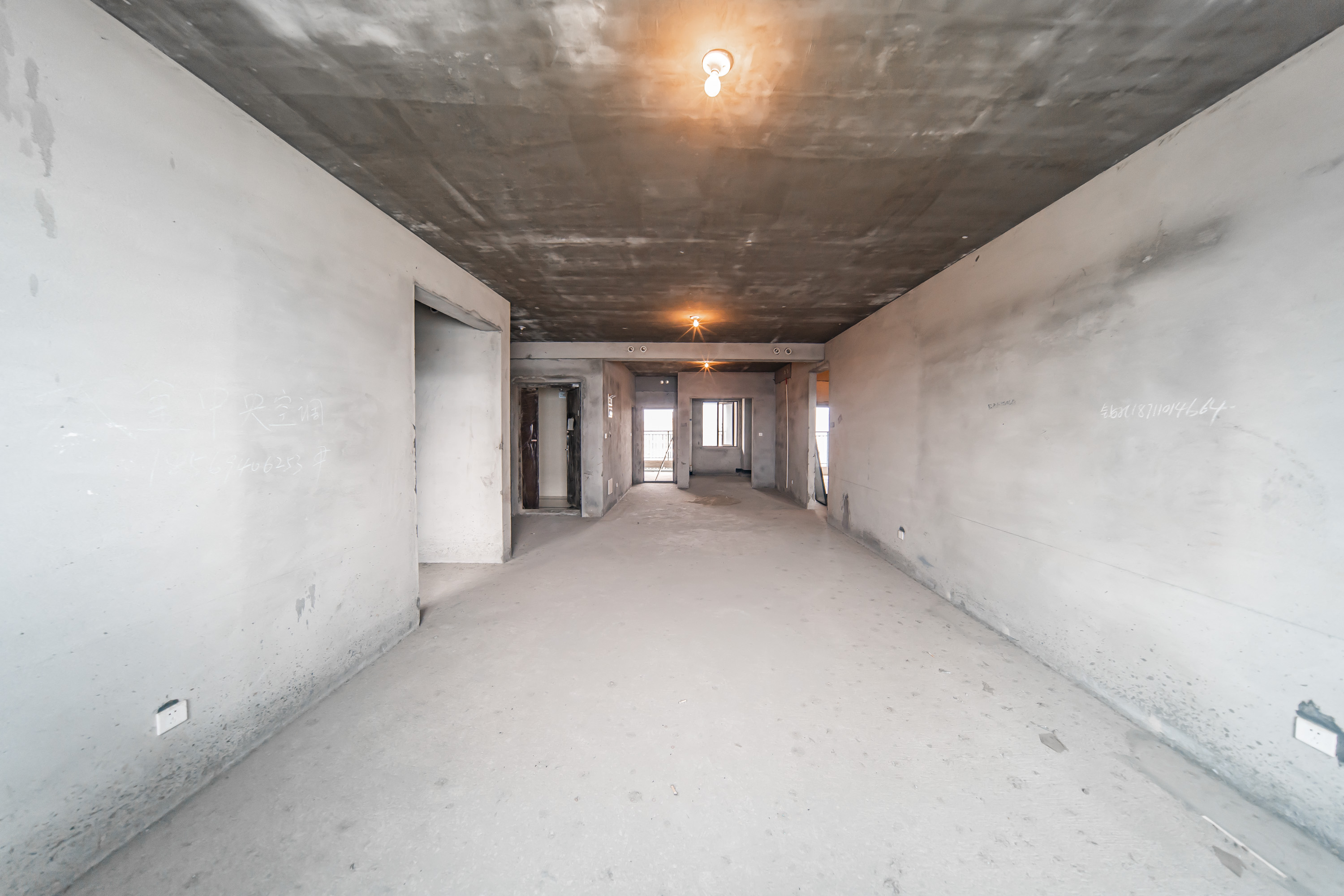 兰亭湾畔 4室2厅3卫 200.0万 兰亭湾畔 4室2厅3卫 200.0万客厅