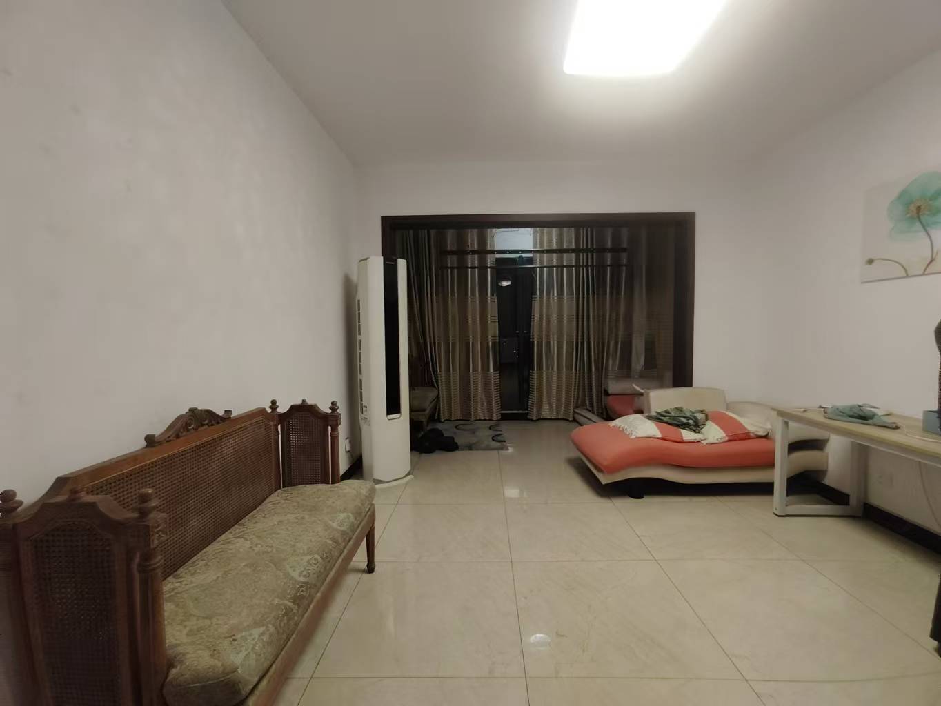 奥园广场  3室2厅2卫    57.0万 奥园广场  3室2厅2卫    57.0万