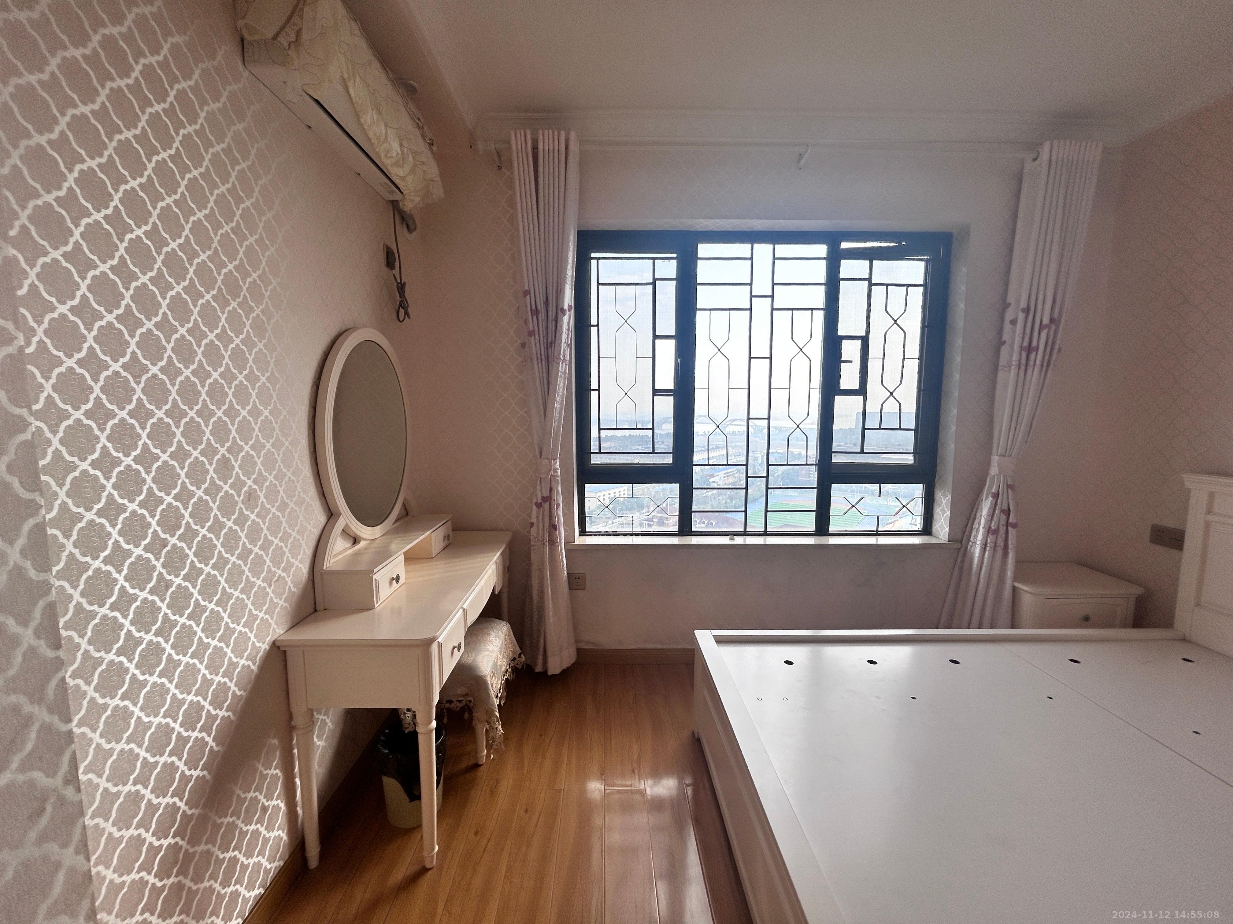 洋湖18克拉(旷远洋湖18克拉) 3室2厅1卫 2800.0元/月 洋湖18克拉(旷远洋湖18克拉) 3室2厅1卫 2800.0元/月室内图