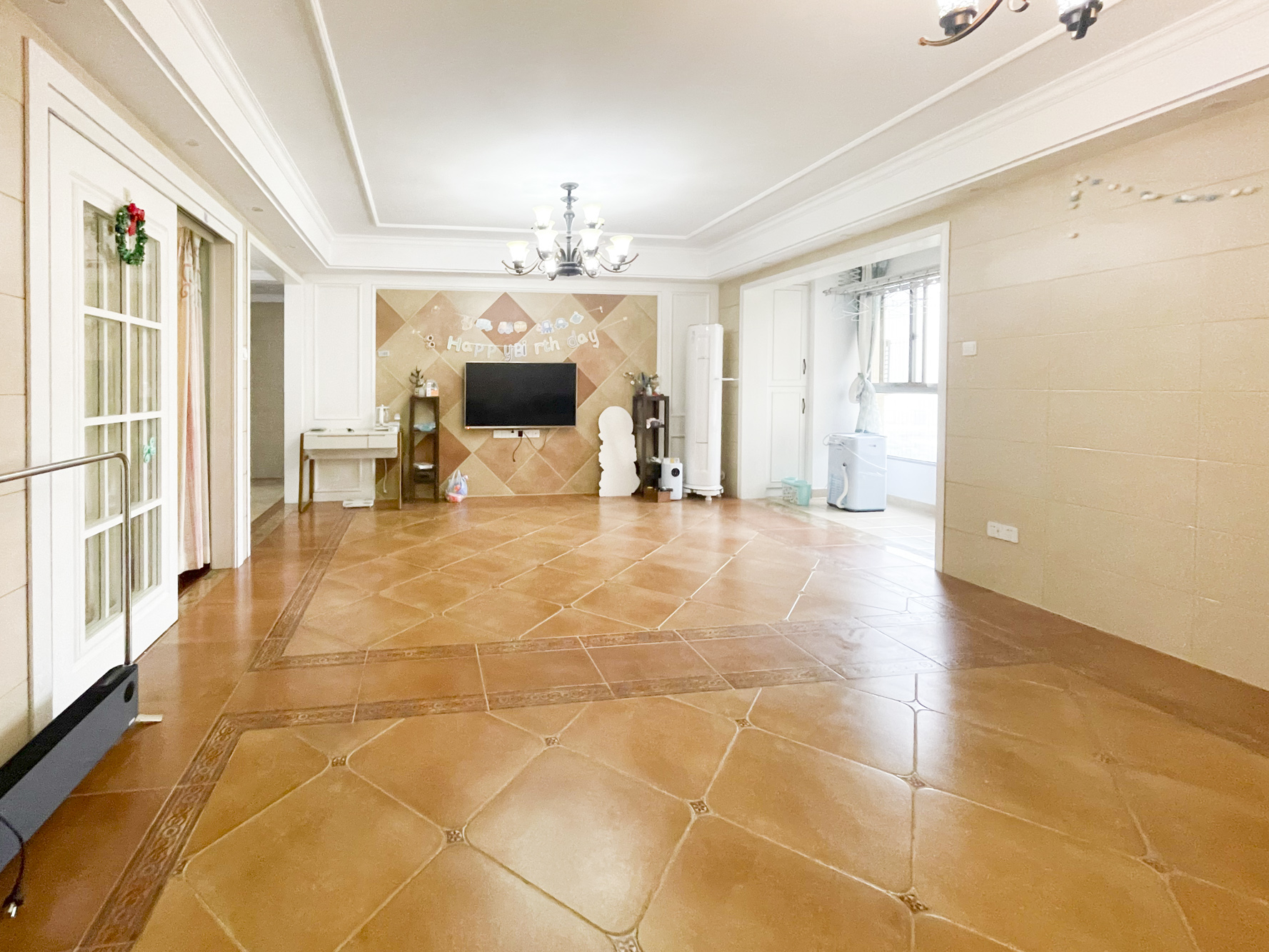 钱隆世家  3室2厅2卫    90.0万 钱隆世家  3室2厅2卫    90.0万客厅