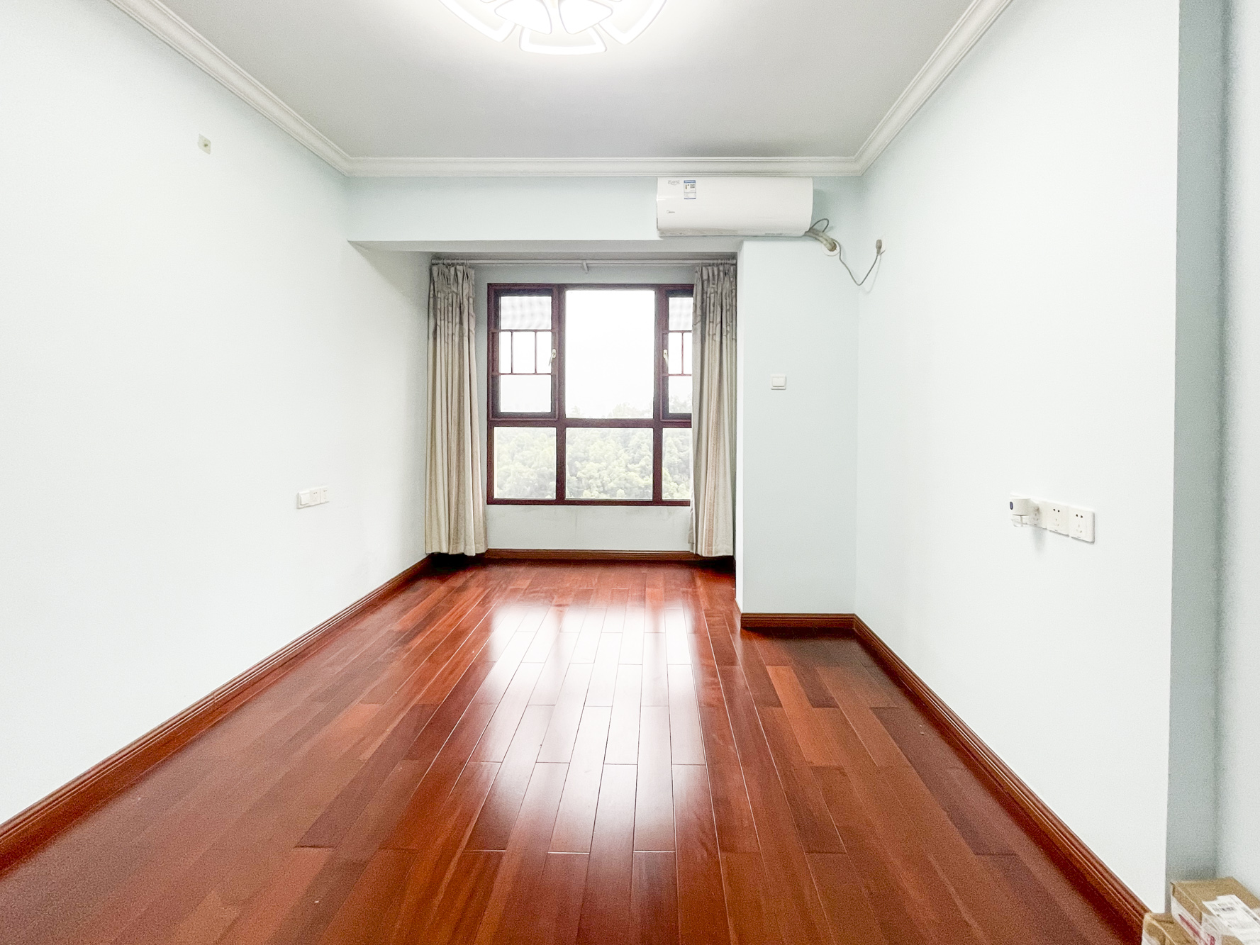 钱隆世家  3室2厅2卫    90.0万 钱隆世家  3室2厅2卫    90.0万卧室