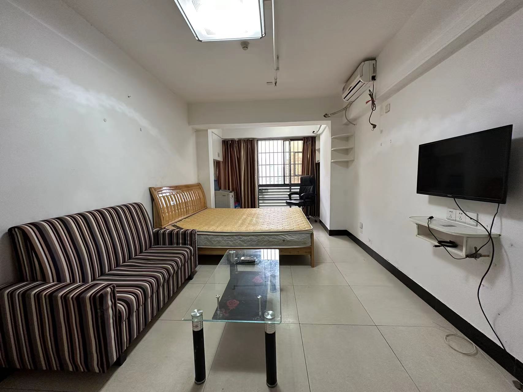 东方芙蓉 1室1厅1卫 1400.0元/月 东方芙蓉 1室1厅1卫 1400.0元/月室内图