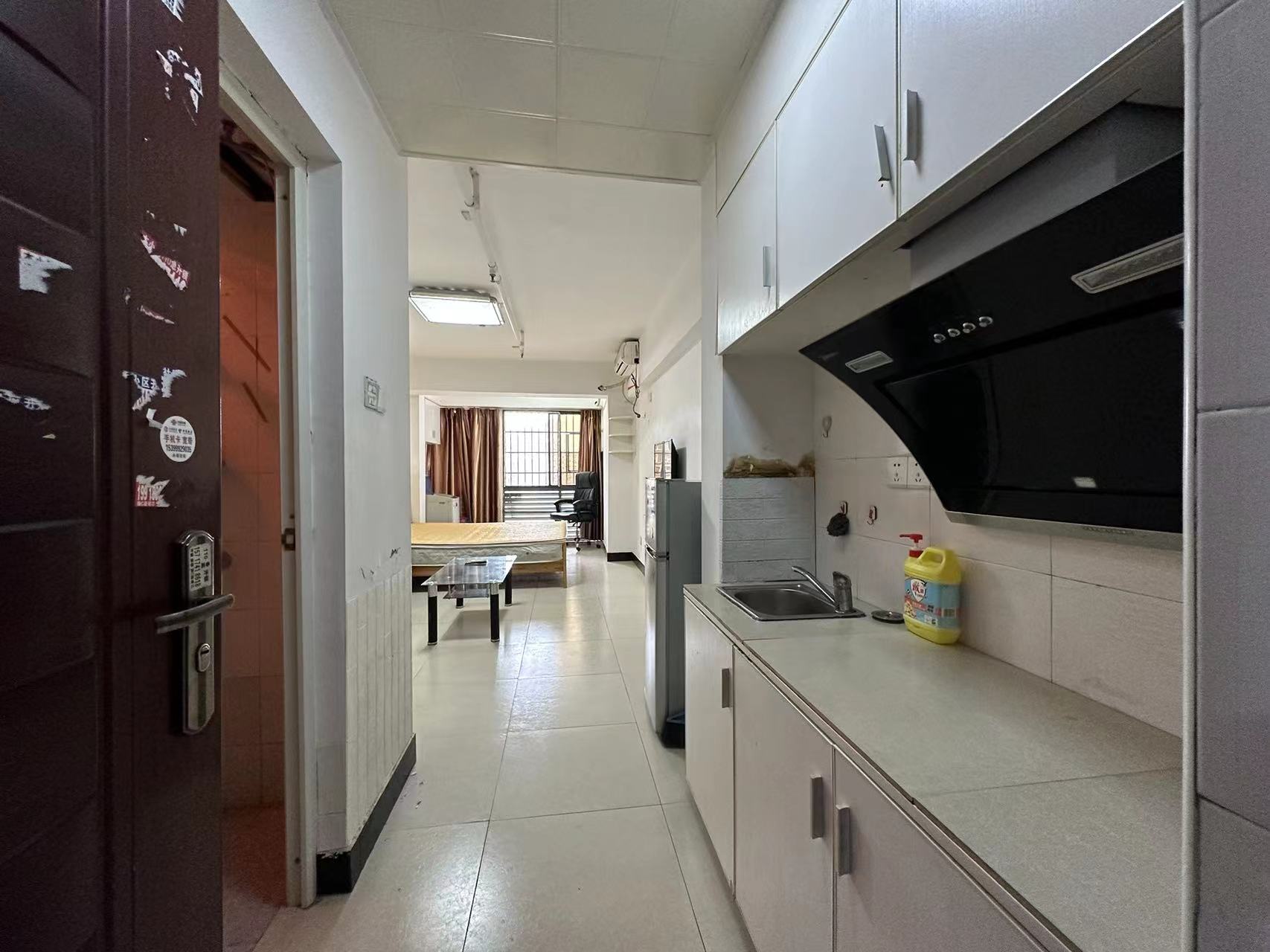 东方芙蓉 1室1厅1卫 1400.0元/月 东方芙蓉 1室1厅1卫 1400.0元/月室内图