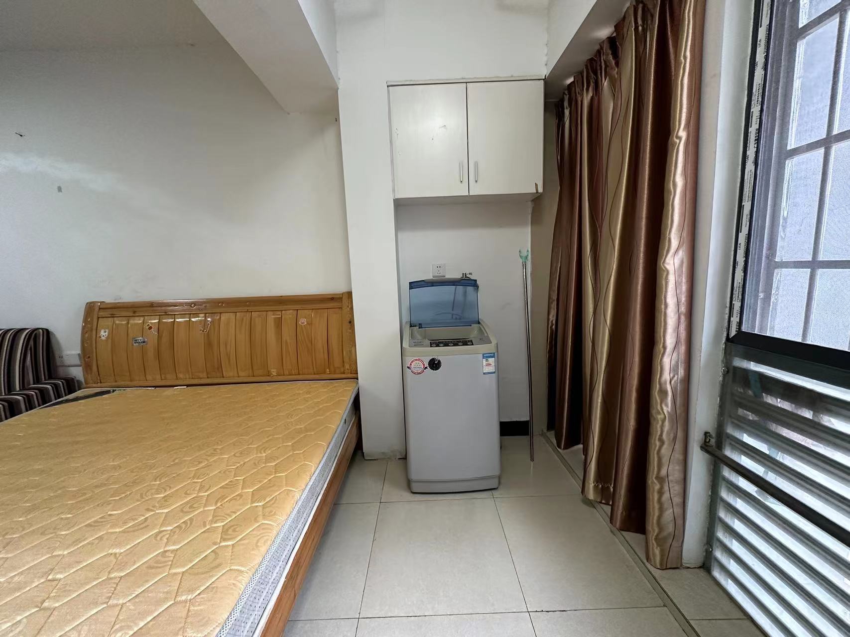 东方芙蓉 1室1厅1卫 1400.0元/月 东方芙蓉 1室1厅1卫 1400.0元/月室内图